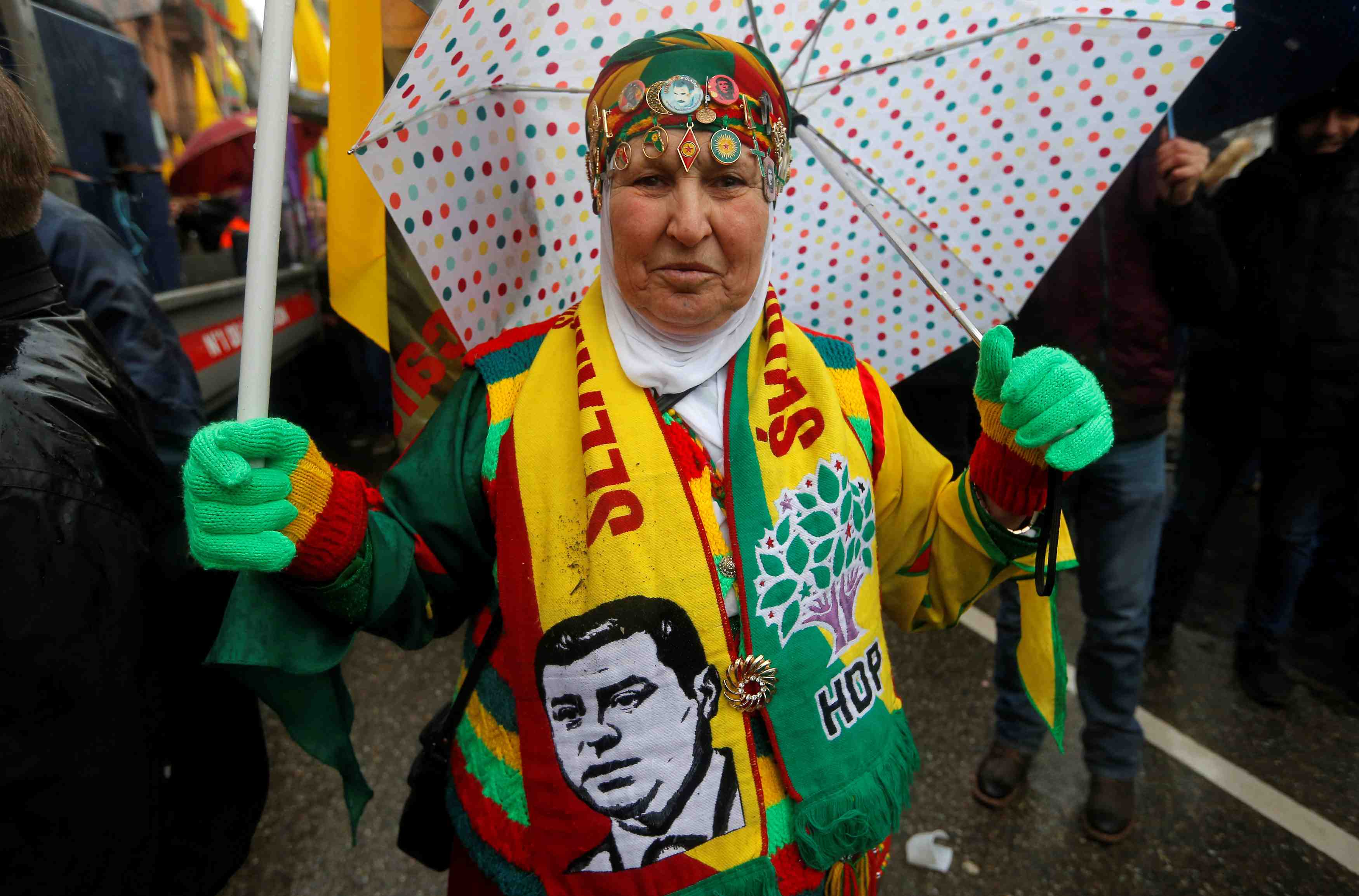 Plusieurs milliers de kurdes manifestent pour afrin