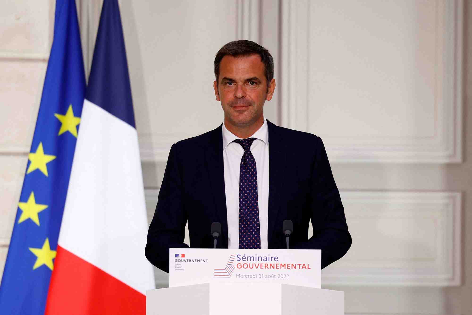 Le porte-parole du gouvernement olivier veran lors d'une conference de presse a paris