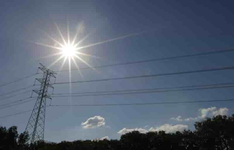 Pres de 830.000 foyers prives d'electricite en raison de la chaleur