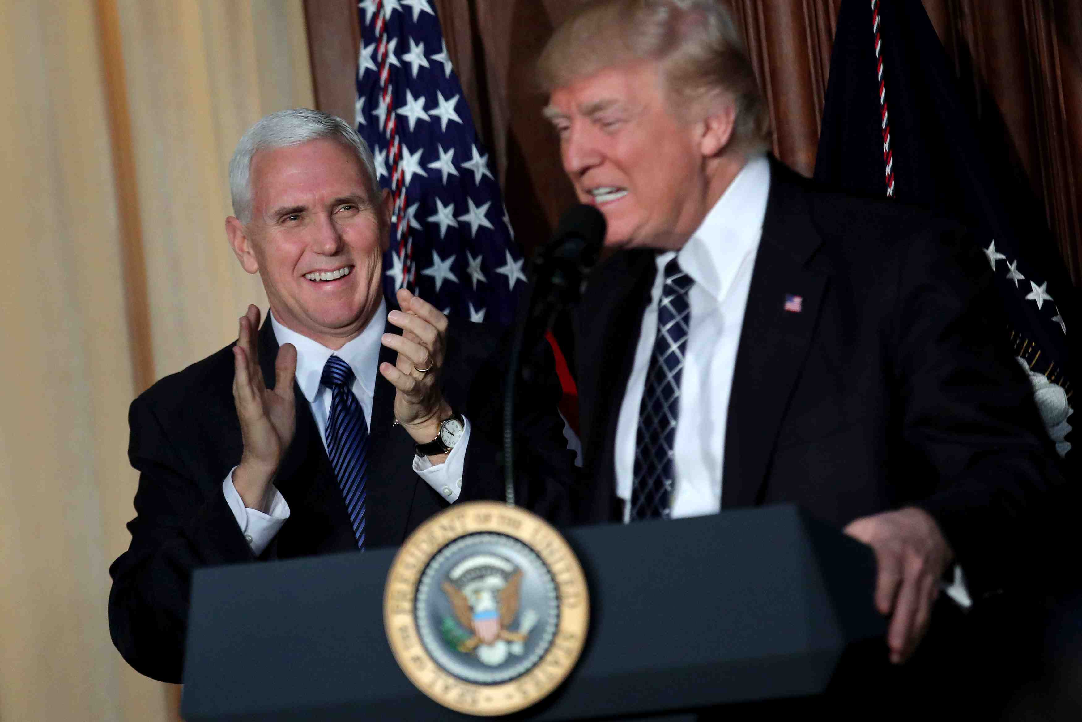 Trump signe un decret abrogeant des mesures d'obama sur le climat