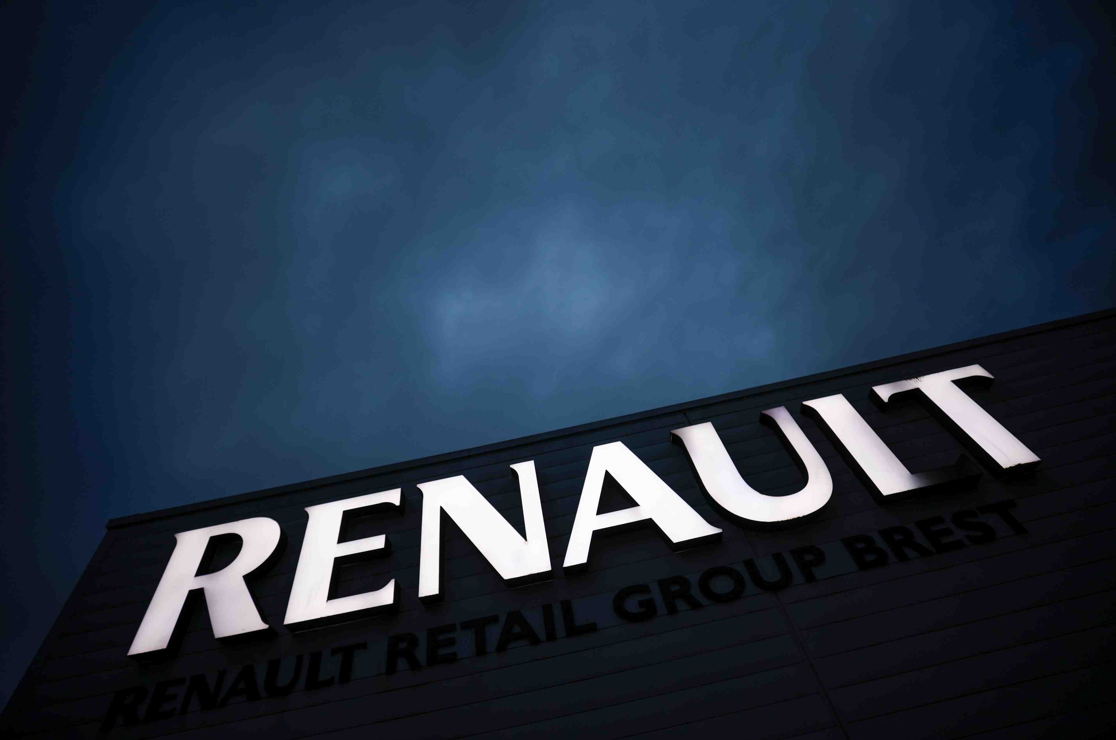 Renault: un pole plus competitif pour produire 400.000 voitures electriques