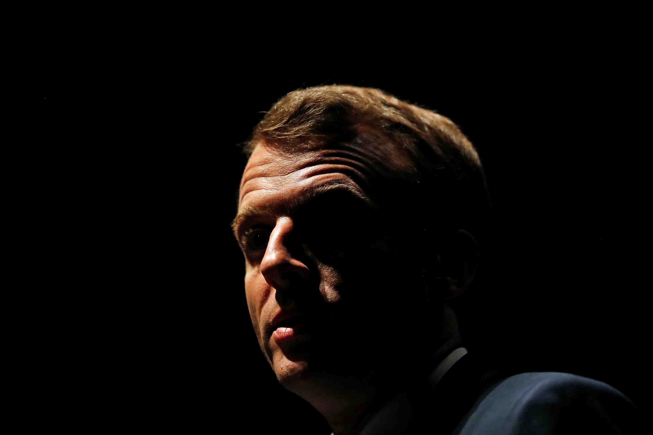 Leger recul de la cote de macron dans le barometre ifop-jdd
