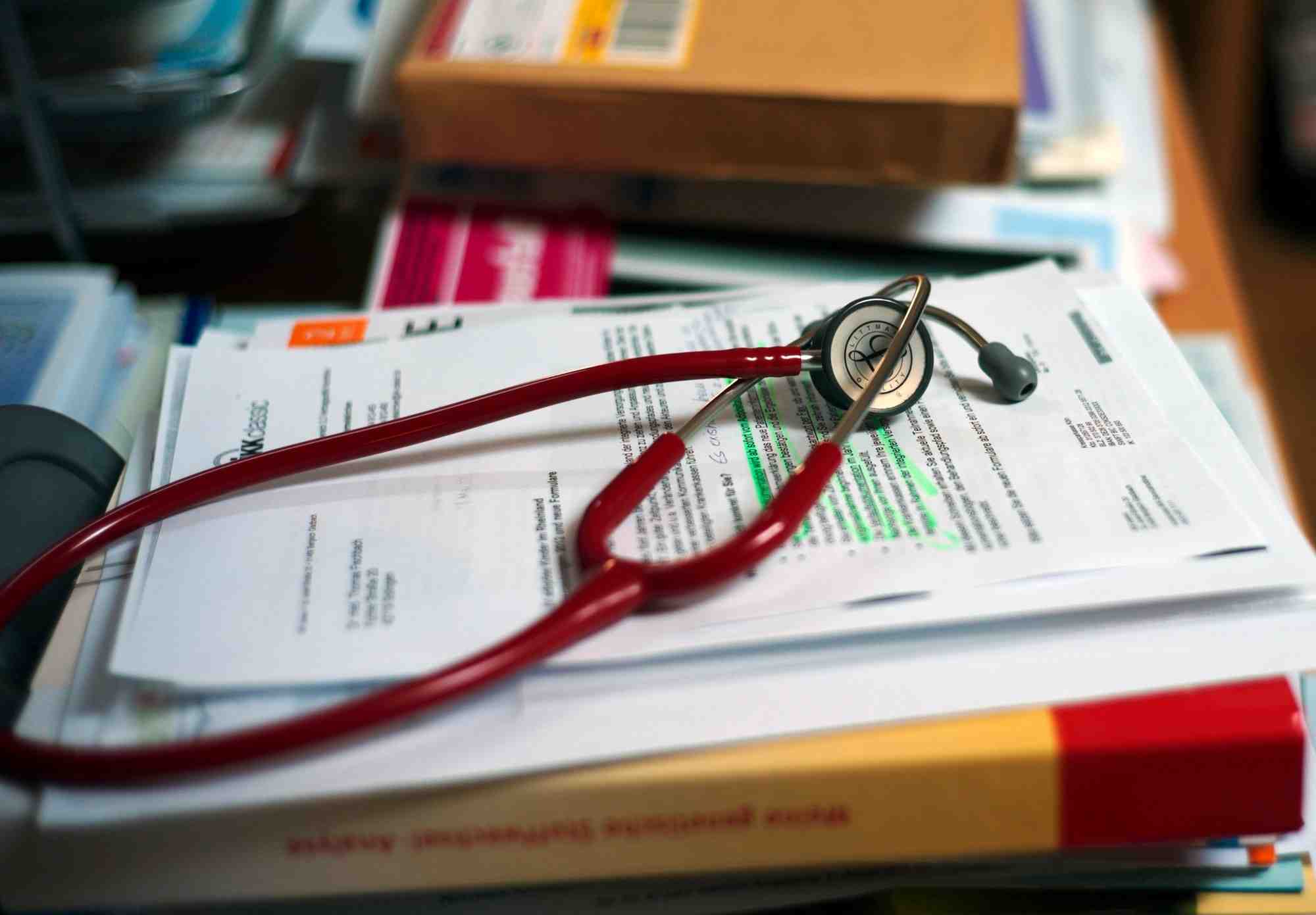 Parmi les financements publics supplémentaires obtenus par les cliniques privées, figure notamment une enveloppe de 80 millions d'euros pour financer les revalorisations de garde de nuit et de week-end du personnel, à partir du 1er juillet.