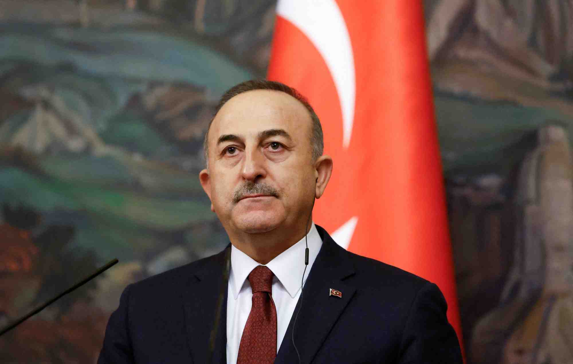 L'espace aerien turc ferme aux avions transportant des soldats de russie en syrie, rapporte trt citant cavusoglu