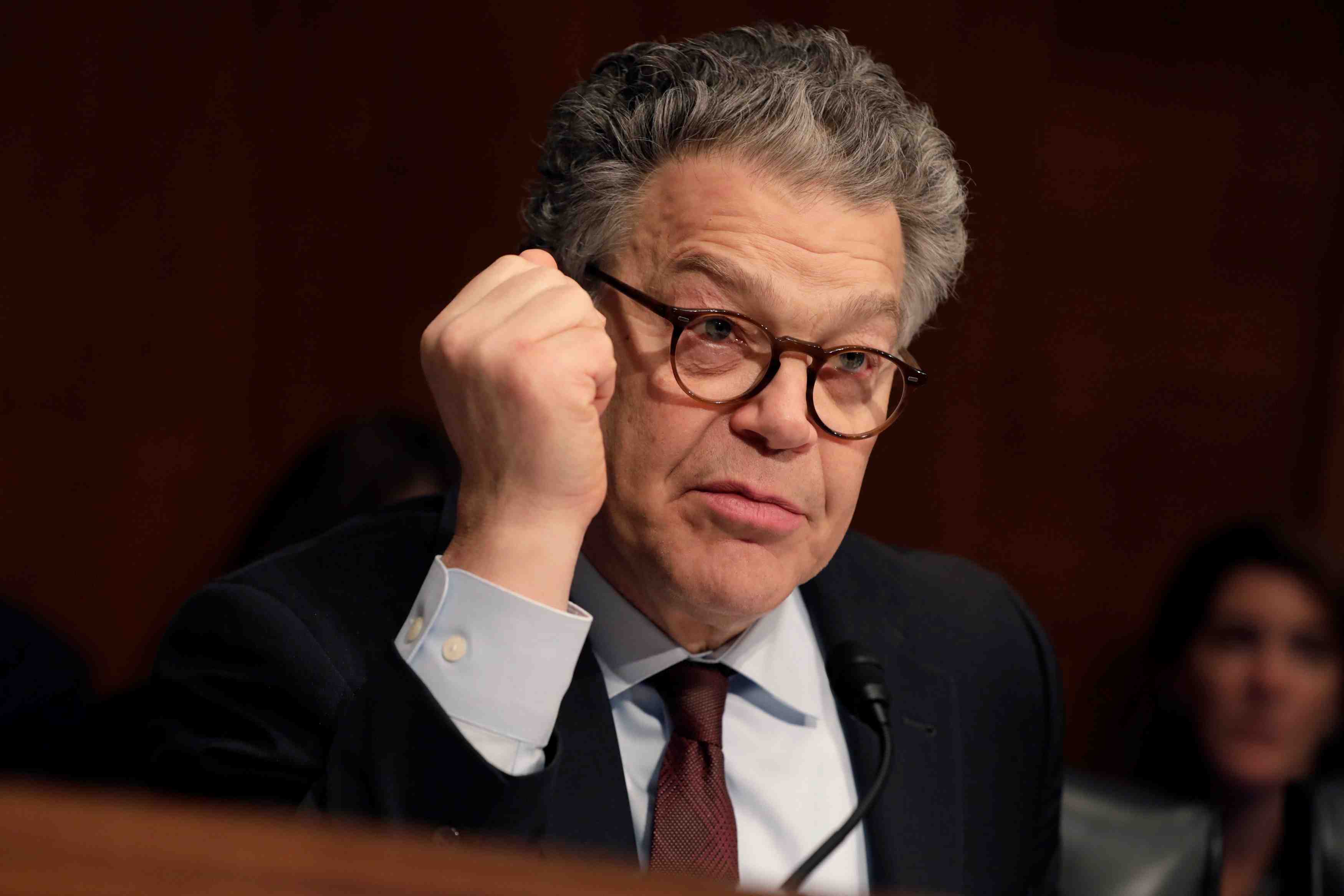 La commission d'ethique du senat americaine enquete sur al franken