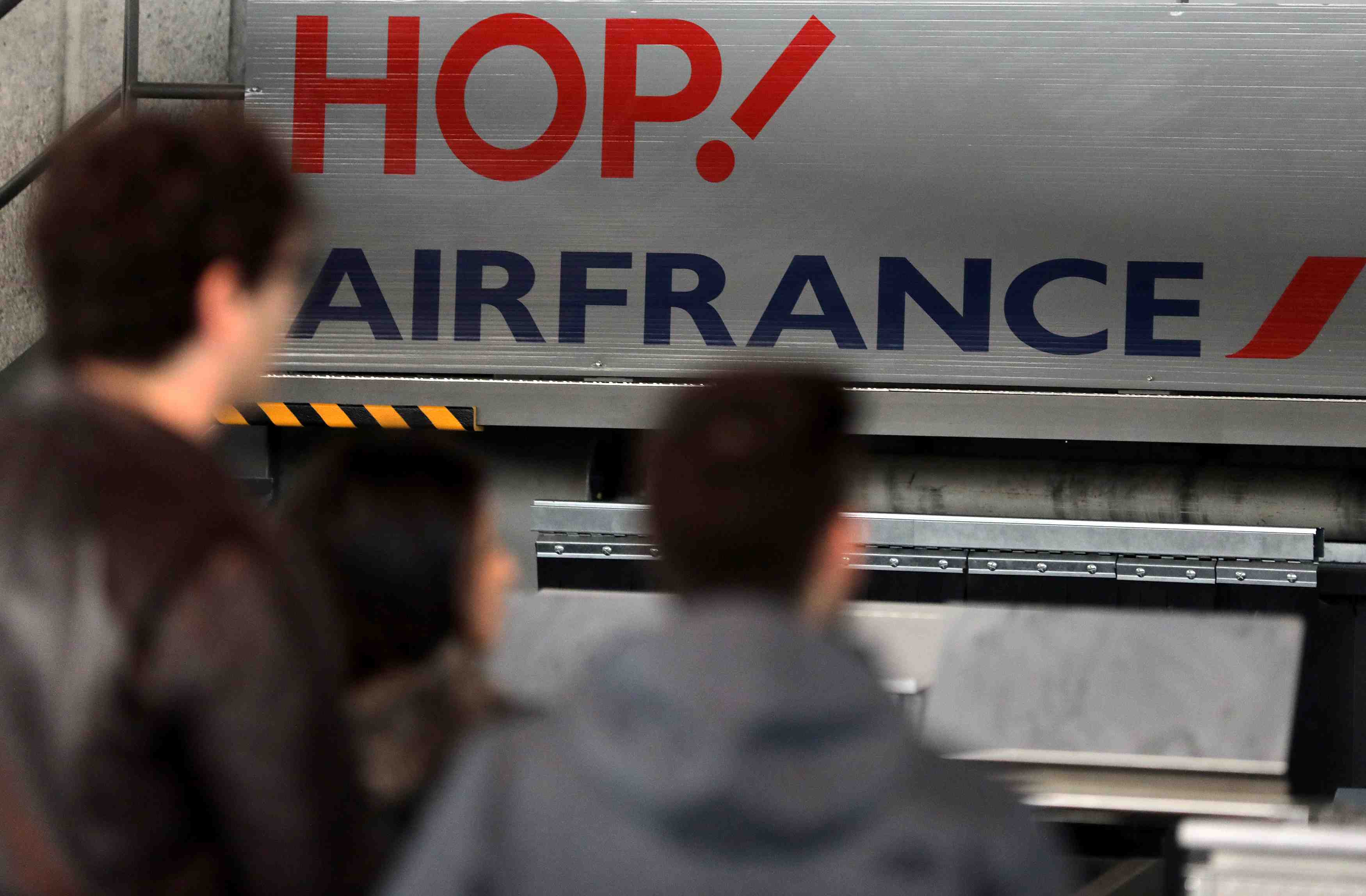Air france prevoit d'assurer 75% de ses vols mardi