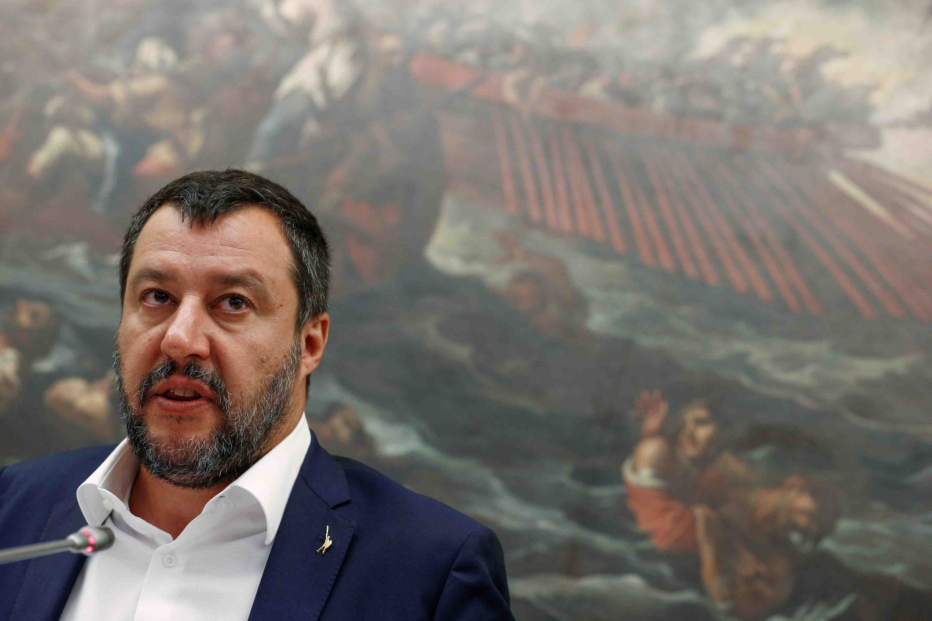 Italie: salvini demande a tria d'avoir le courage de baisser les impots