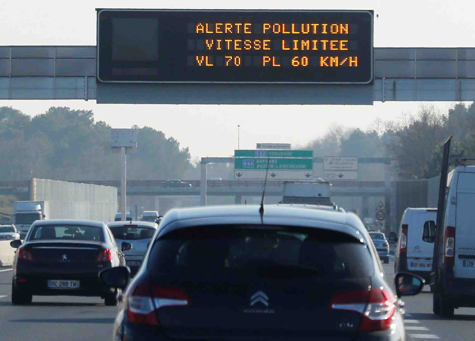Les eurodeputes soutiennent l'interdiction de vente de voitures thermiques neuves a partir de 2035