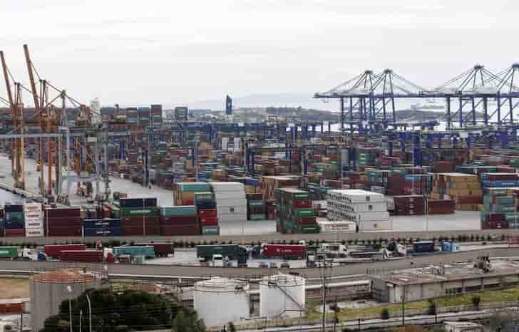 Le depot des offres pour le port du piree repousse