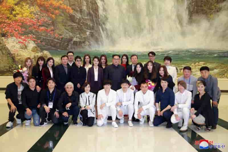 Le nord-coreen kim jong-un a un concert sud-coreen a pyongyang