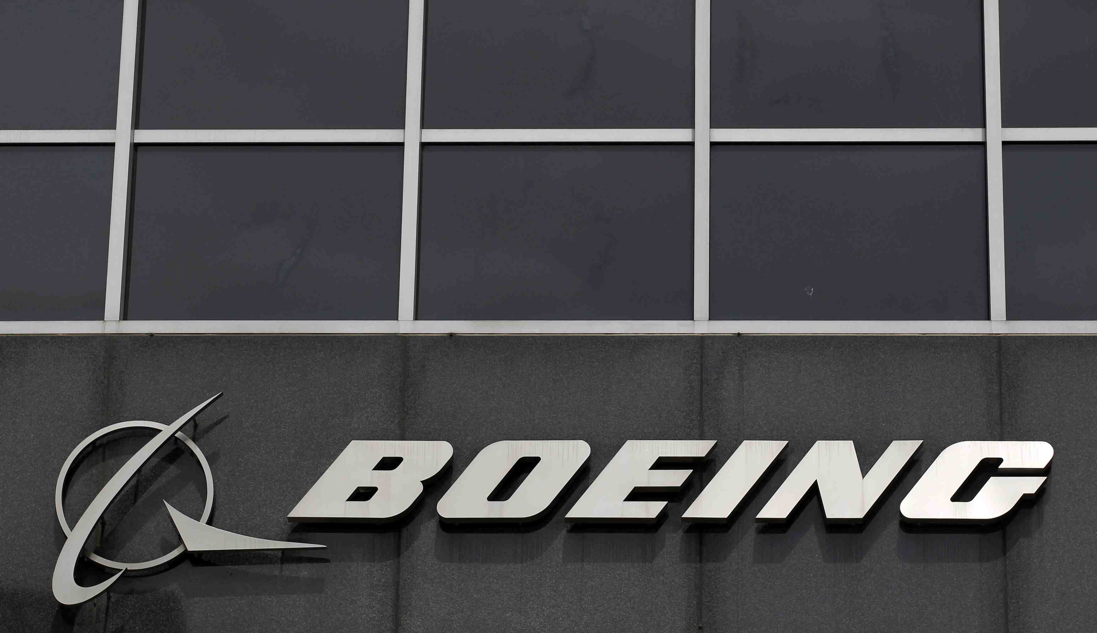 Boeing renonce au rachat de la division aviation civile d'embraer