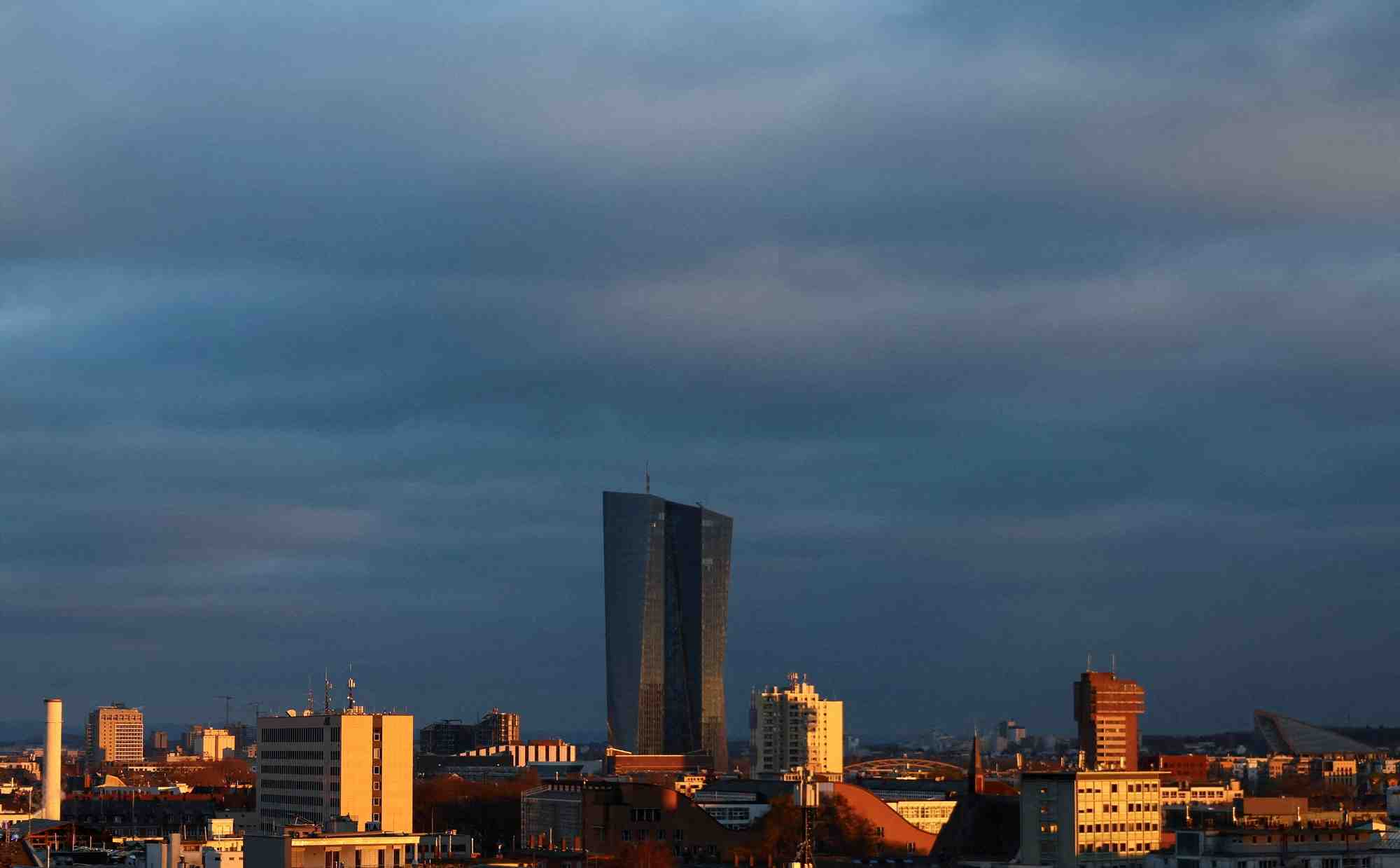 La bce devrait commencer a reduire ses taux jeudi