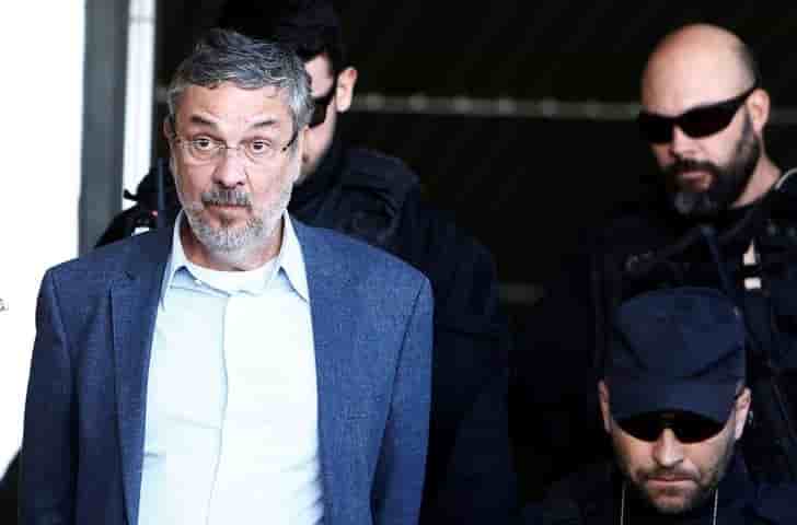 Un ex-ministre des finances sera juge dans l'affaire petrobras