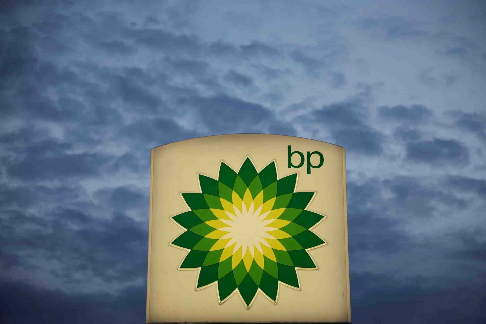 Bp affiche un benefice de 8,45 milliards de dollars au 2e trimestre et augmente son dividende