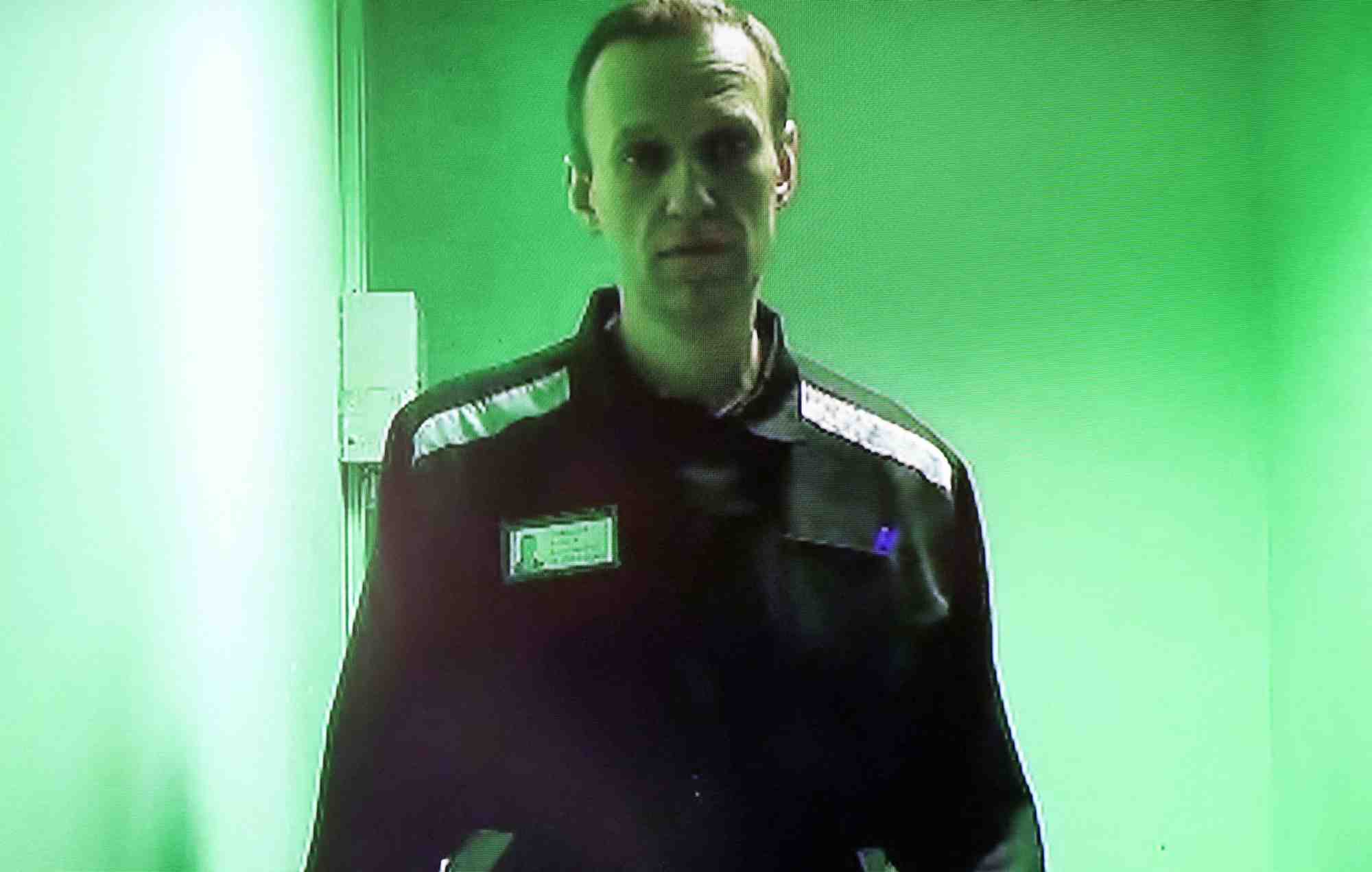 Navalny, critique du kremlin, comparait devant le tribunal de kovrov par liaison video