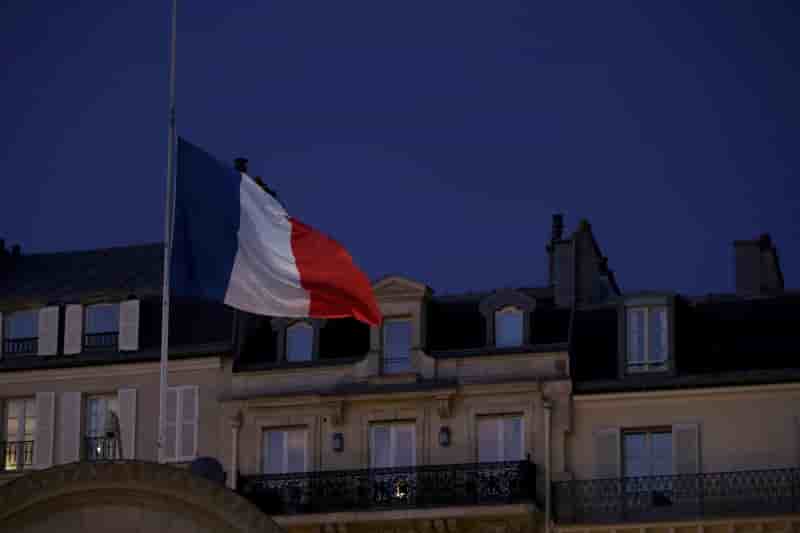 Les attaques de paris posent la question des moyens de lutte contre le terrorisme de la france