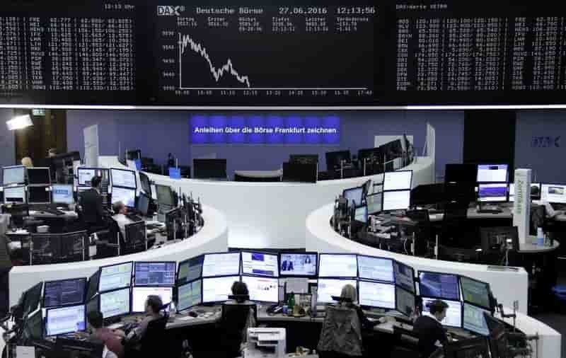 Les bourses europeennes reculent encore a la mi-seance