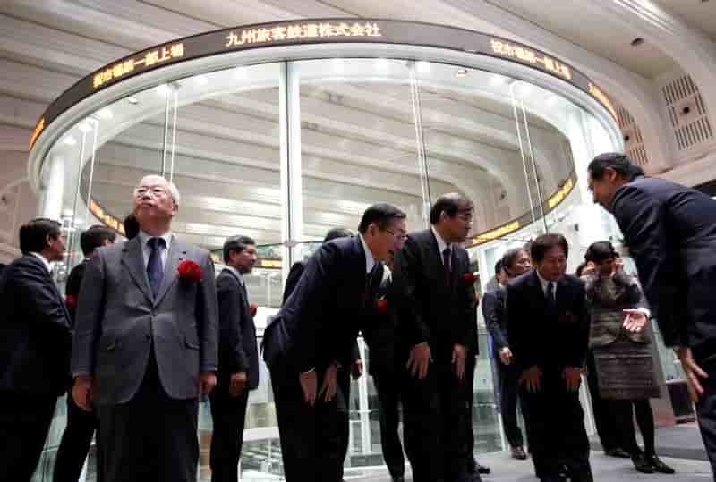 Tokyo finit en hausse de 0,41% et gagne 1,19% sur la semaine