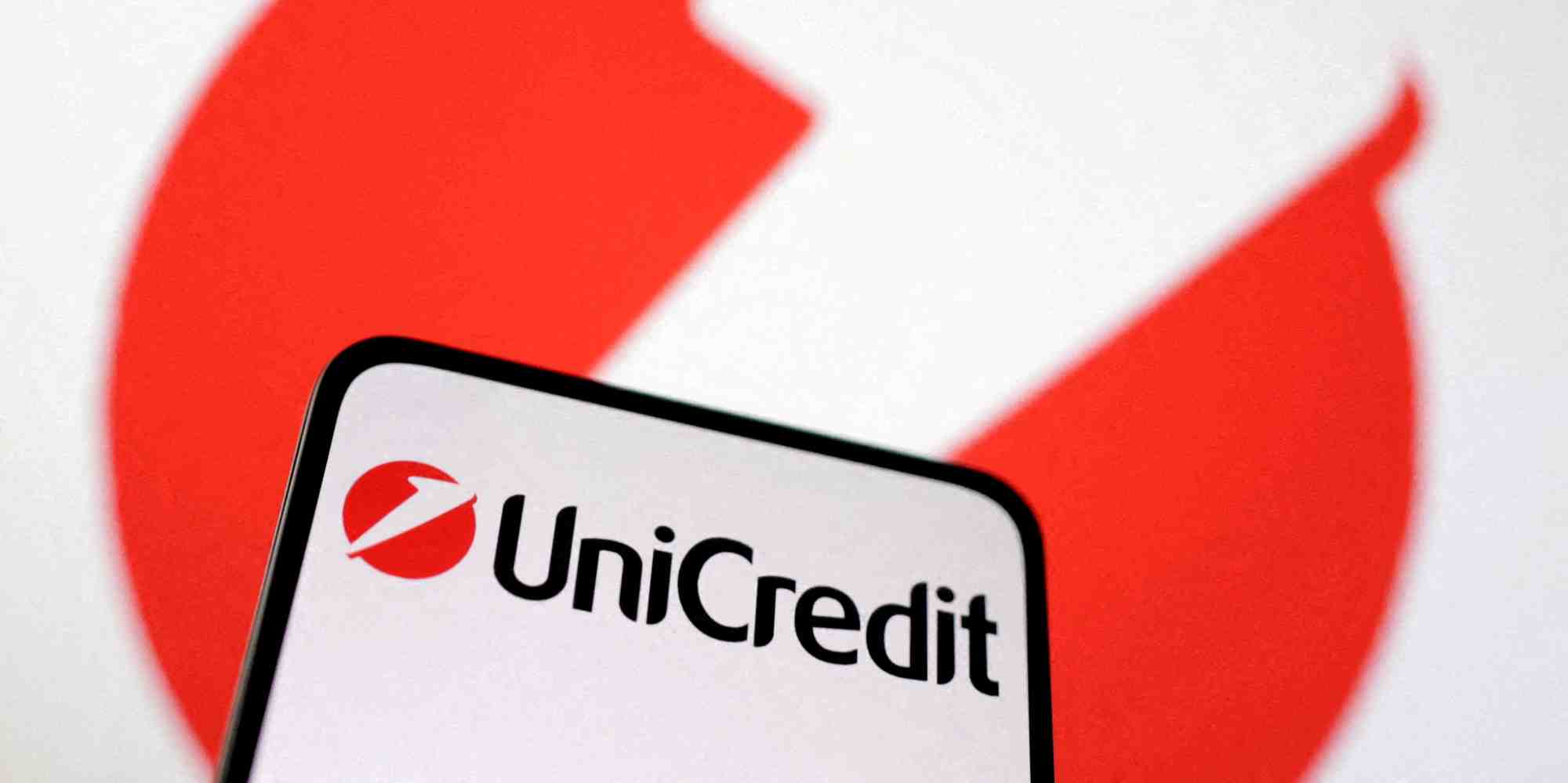 La deuxième banque italienne UniCredit a acquis une part d'« environ 4% » dans le géant de l'assurance Generali.