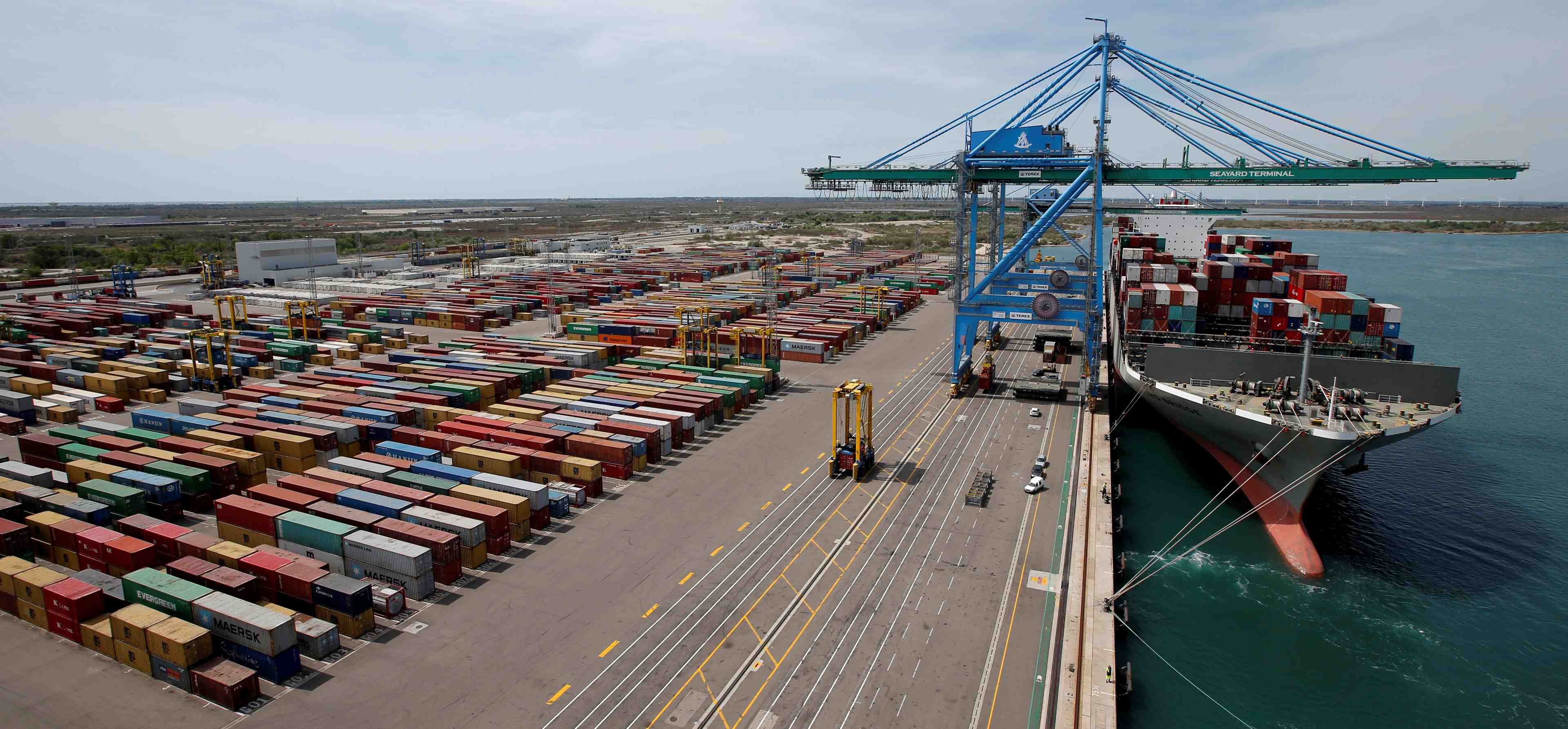 conteneur port porte conteneurs fos sur mer