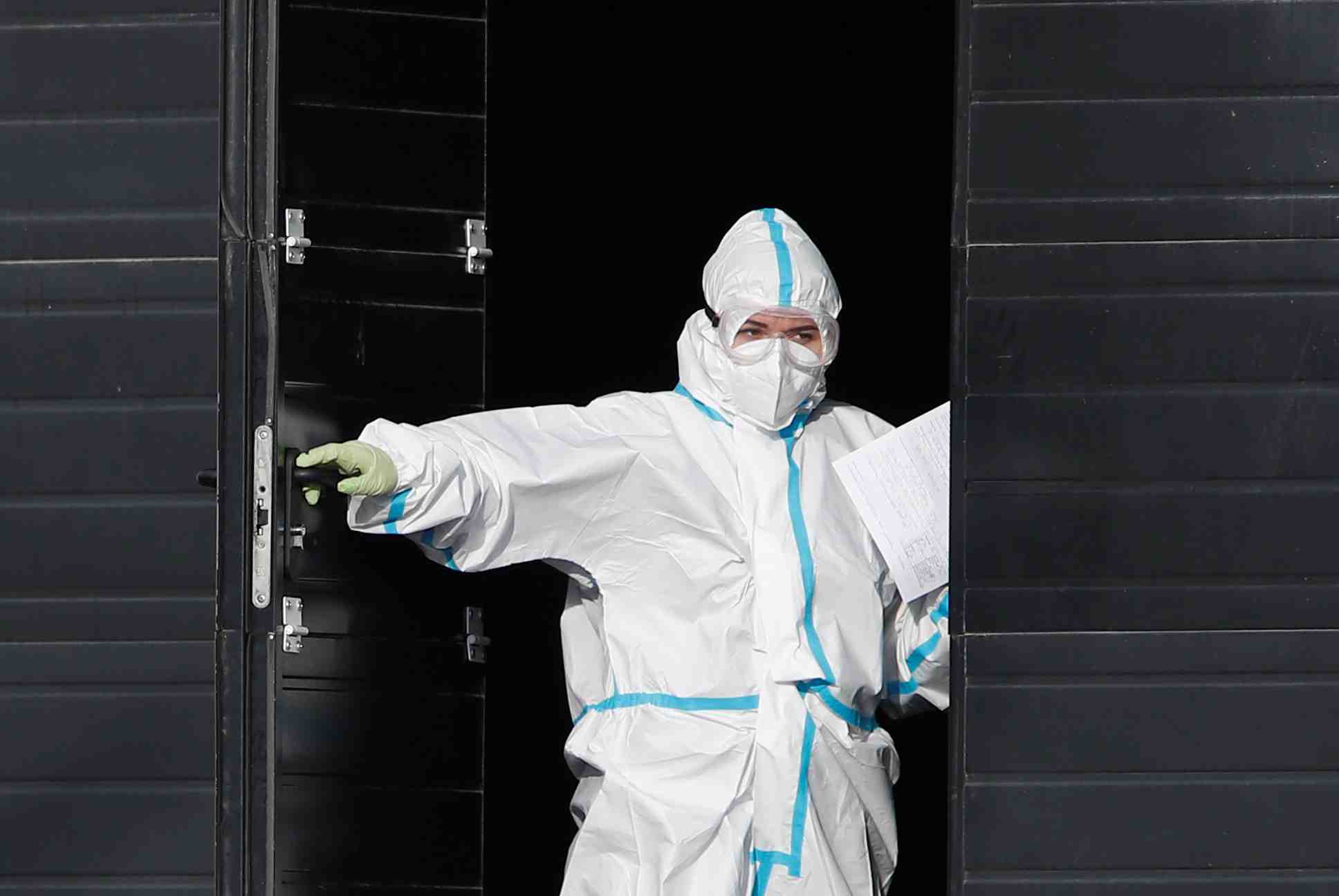Coronavirus: plus de 17.000 cas detectes en 24 heures en russie, nouveau record