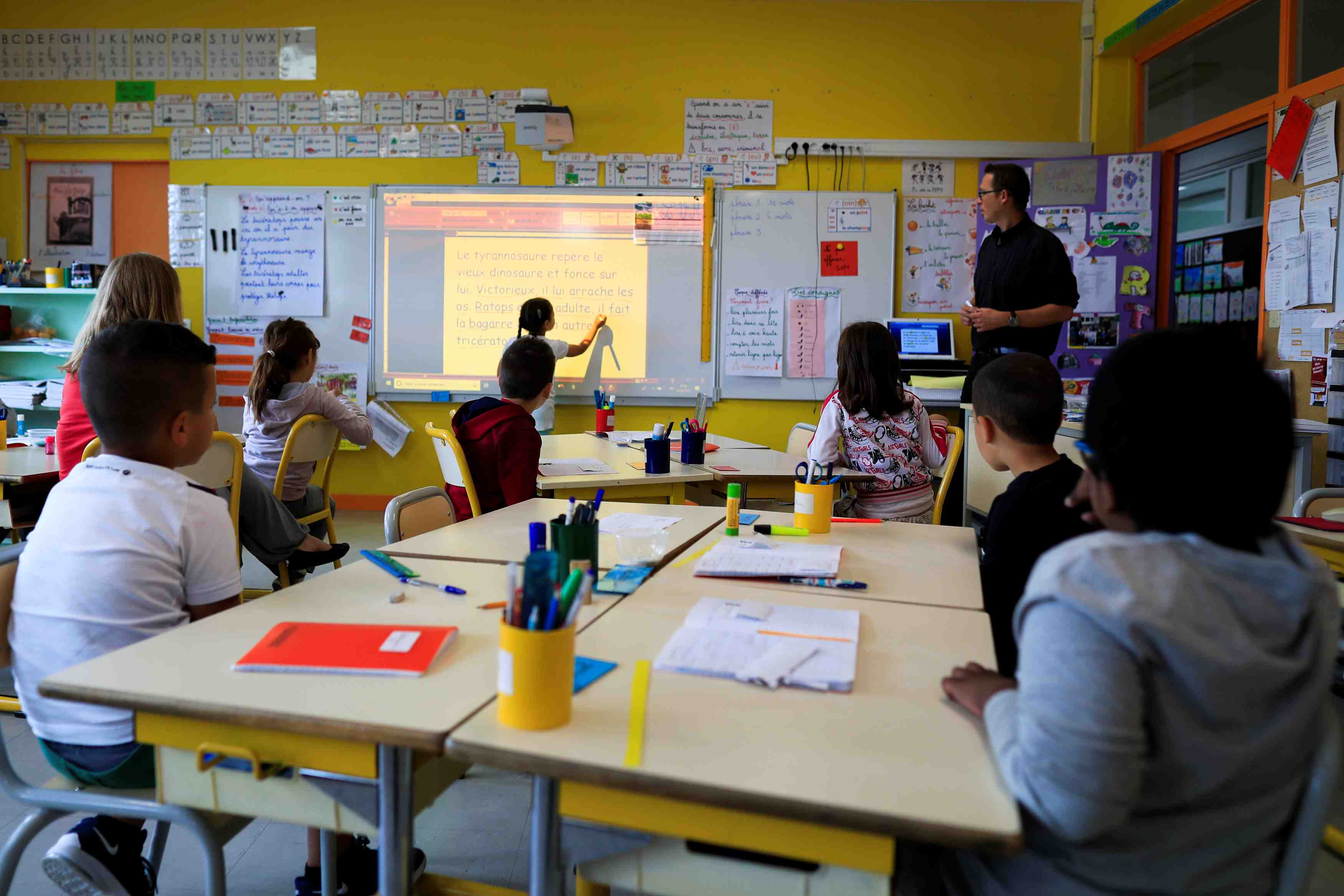 Les syndicats de l'education appellent a une greve le 12 novembre