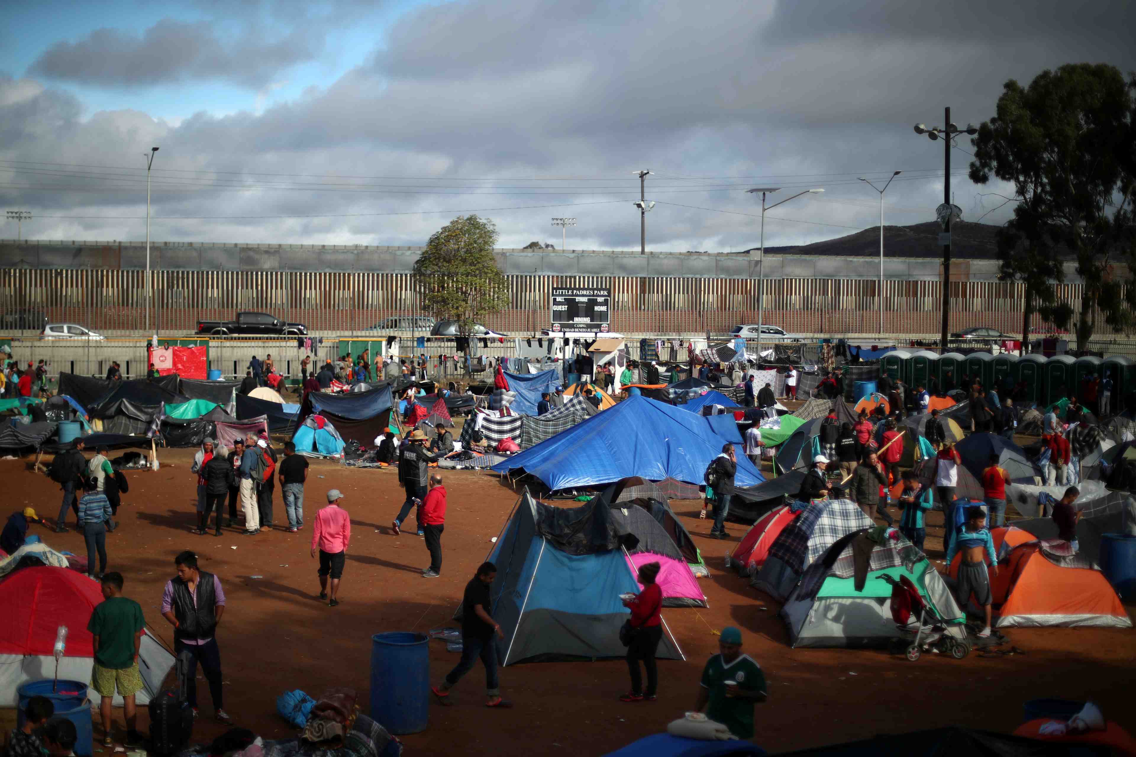 Les mineurs de la "caravane" de migrants menaces par la criminalite a tijuana