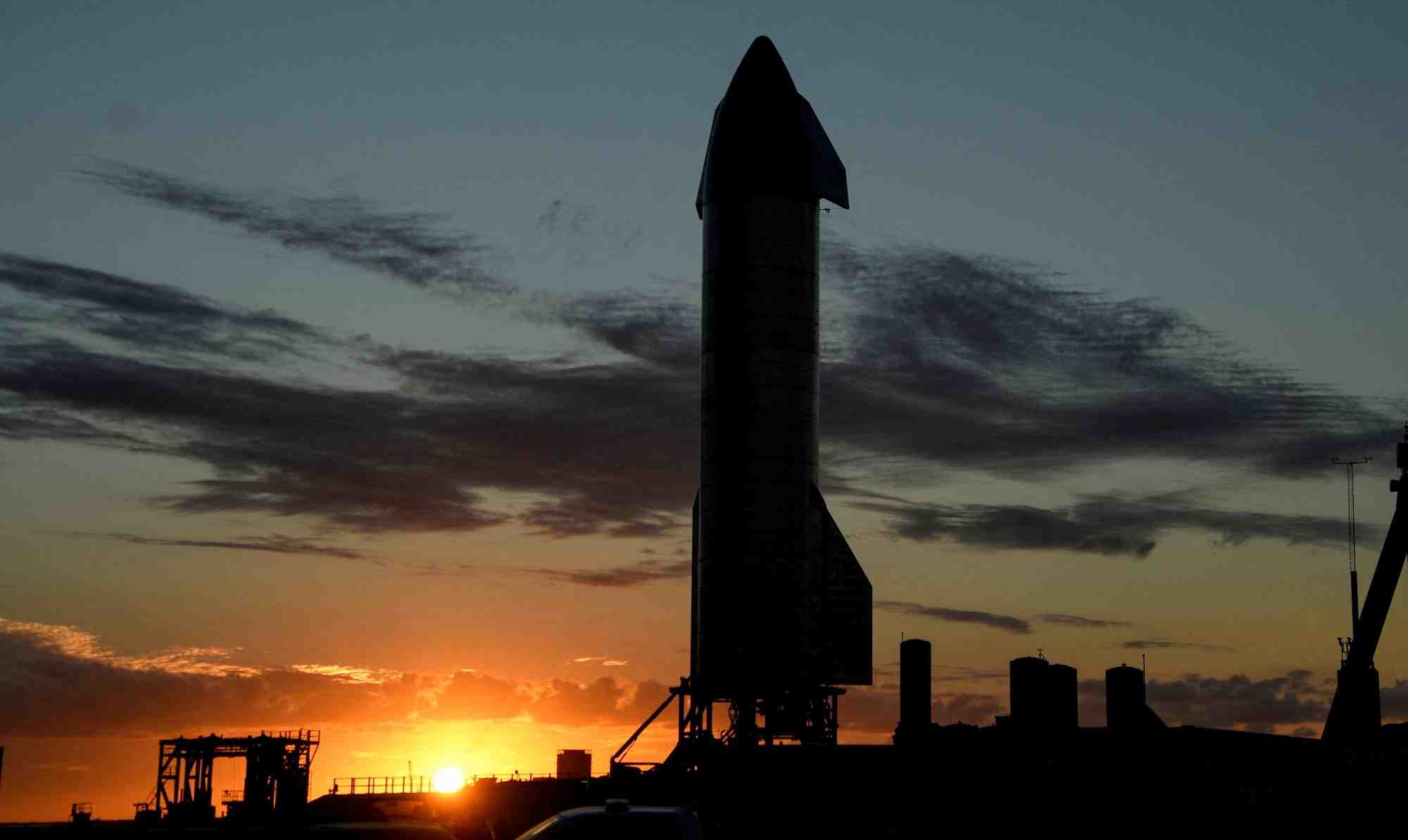 Spacex: un propulseur du starship prend feu lors d'un essai au texas