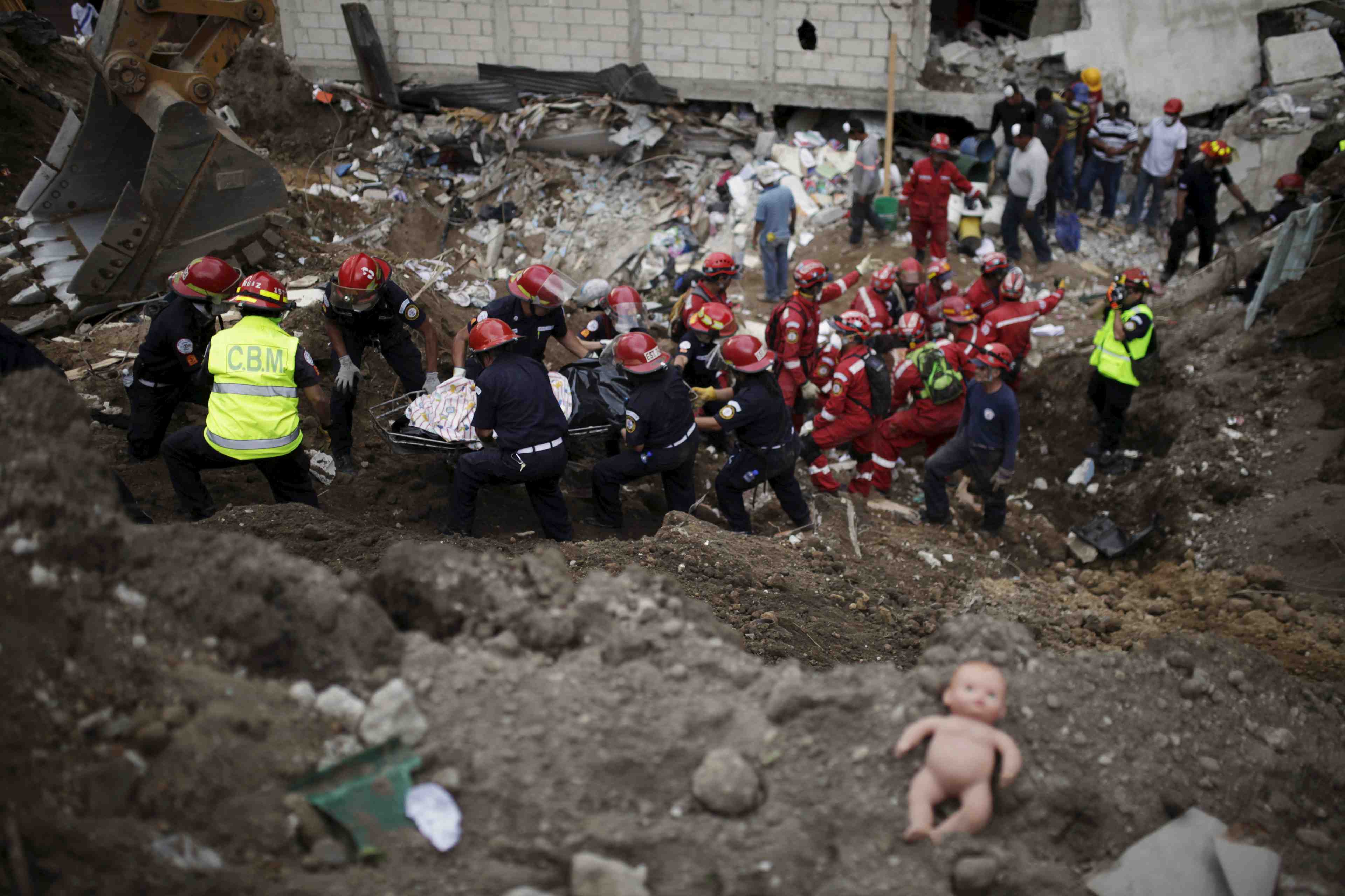 Glissement de terrain au guatemala, au moins 86 morts