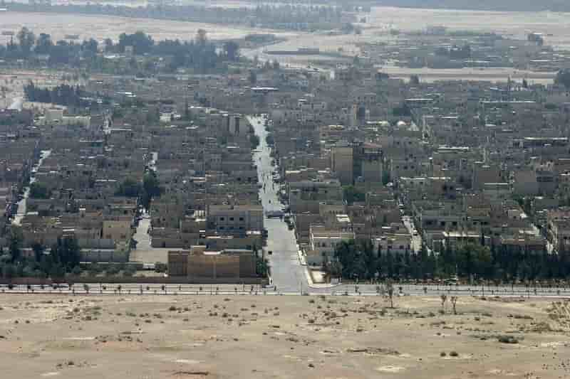 Combats meurtriers pres de la cite antique de palmyre en syrie