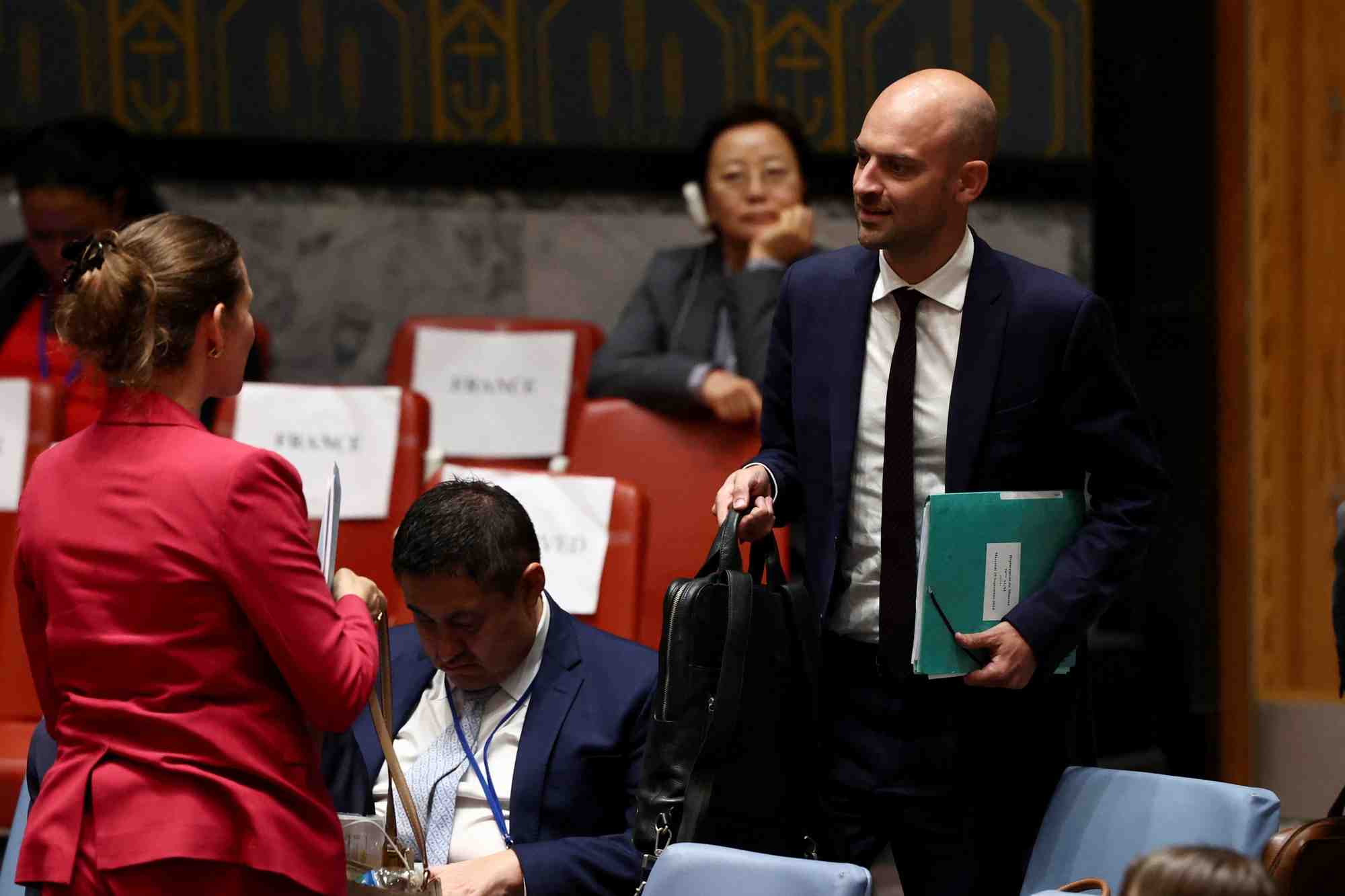 Le ministre des affaires etrangeres francais, jean-noel barrot, assiste a une reunion du conseil de securite des nations unies sur le leadership pour la paix, en marge de la 79eme assemblee generale des nations unies au siege de l'onu a new york