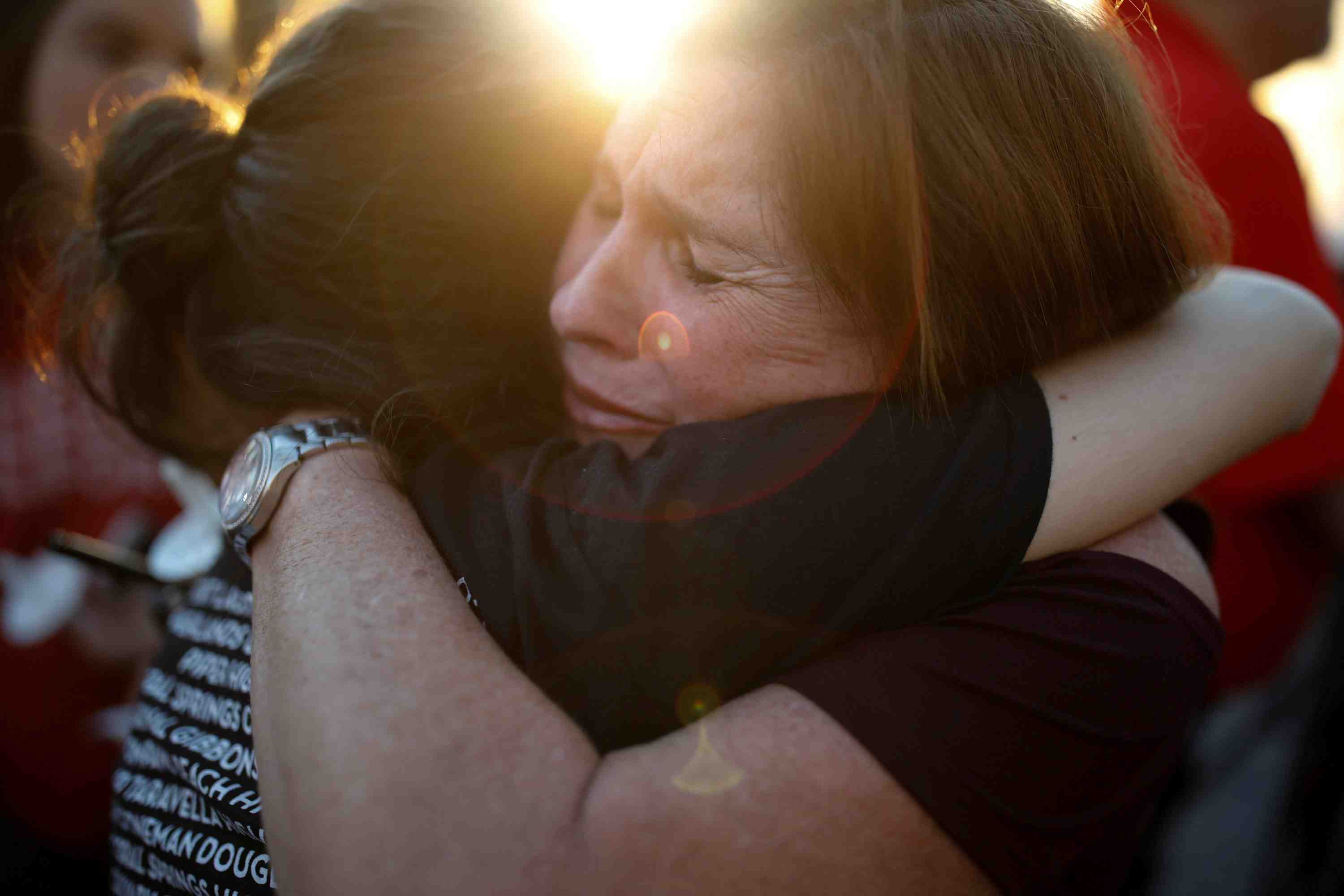 Veillee en floride en hommage aux victimes du tueur de parkland