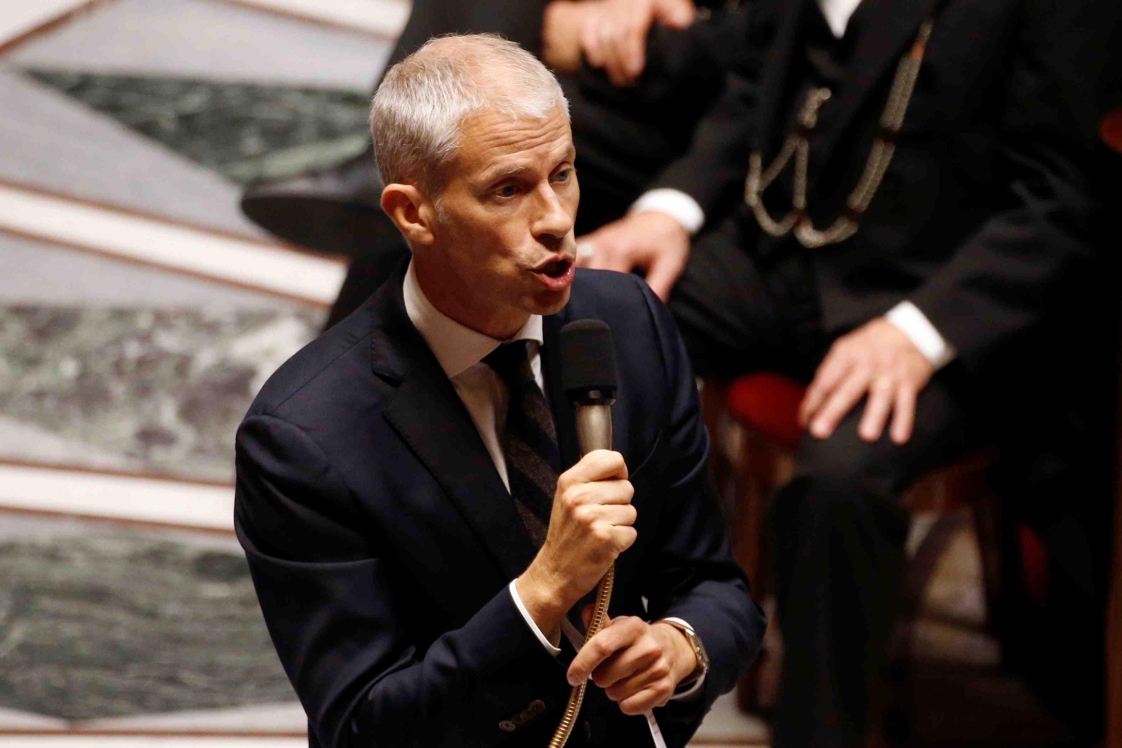 Il faut continuer a donner pour notre-dame, dit riester