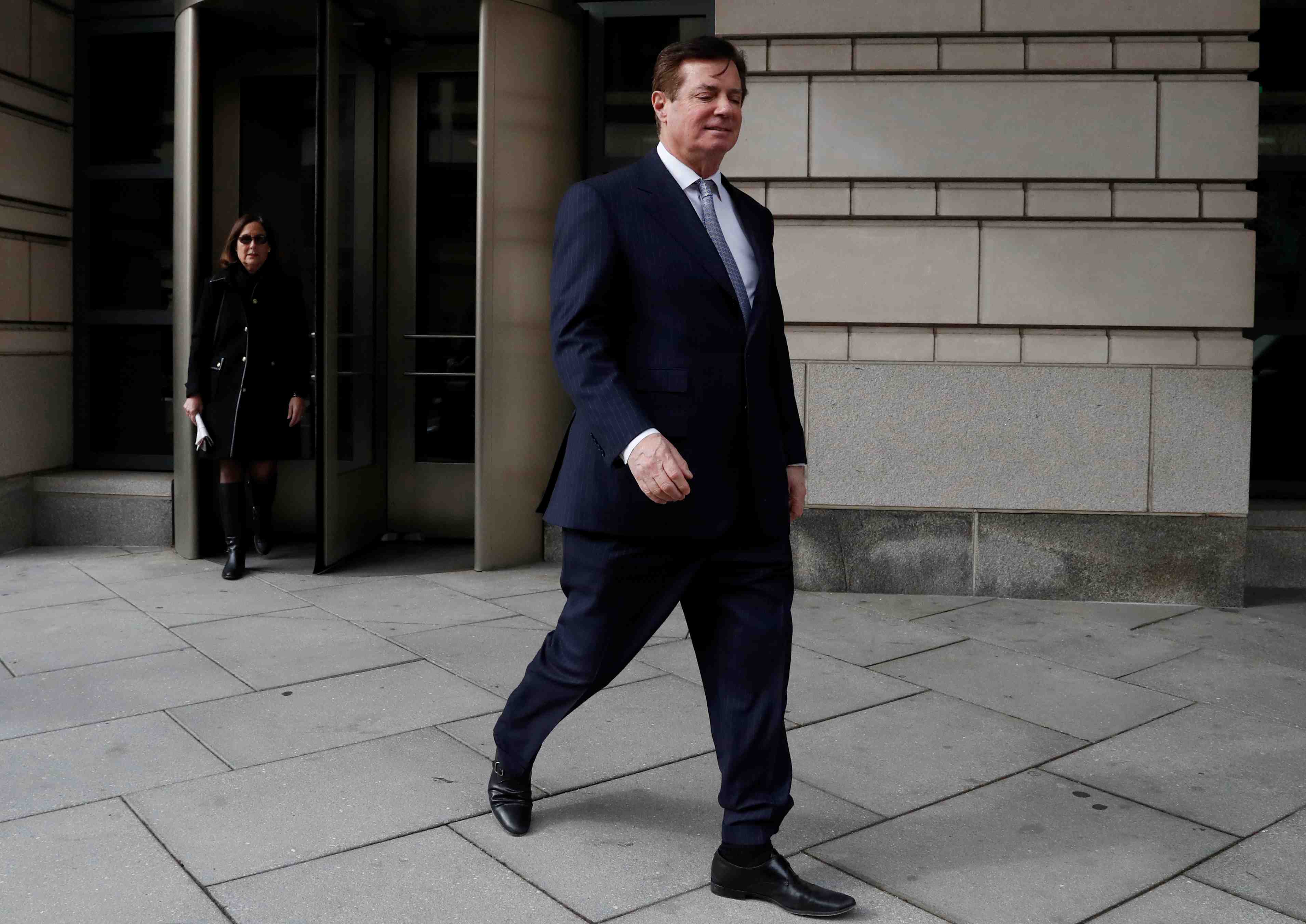 Robert mueller inculpe manafort pour fraude fiscale et bancaire