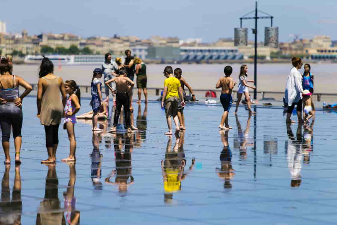 Le miroir d'eau est un des points d'attractions, désormais bien connu, de Bordeaux.