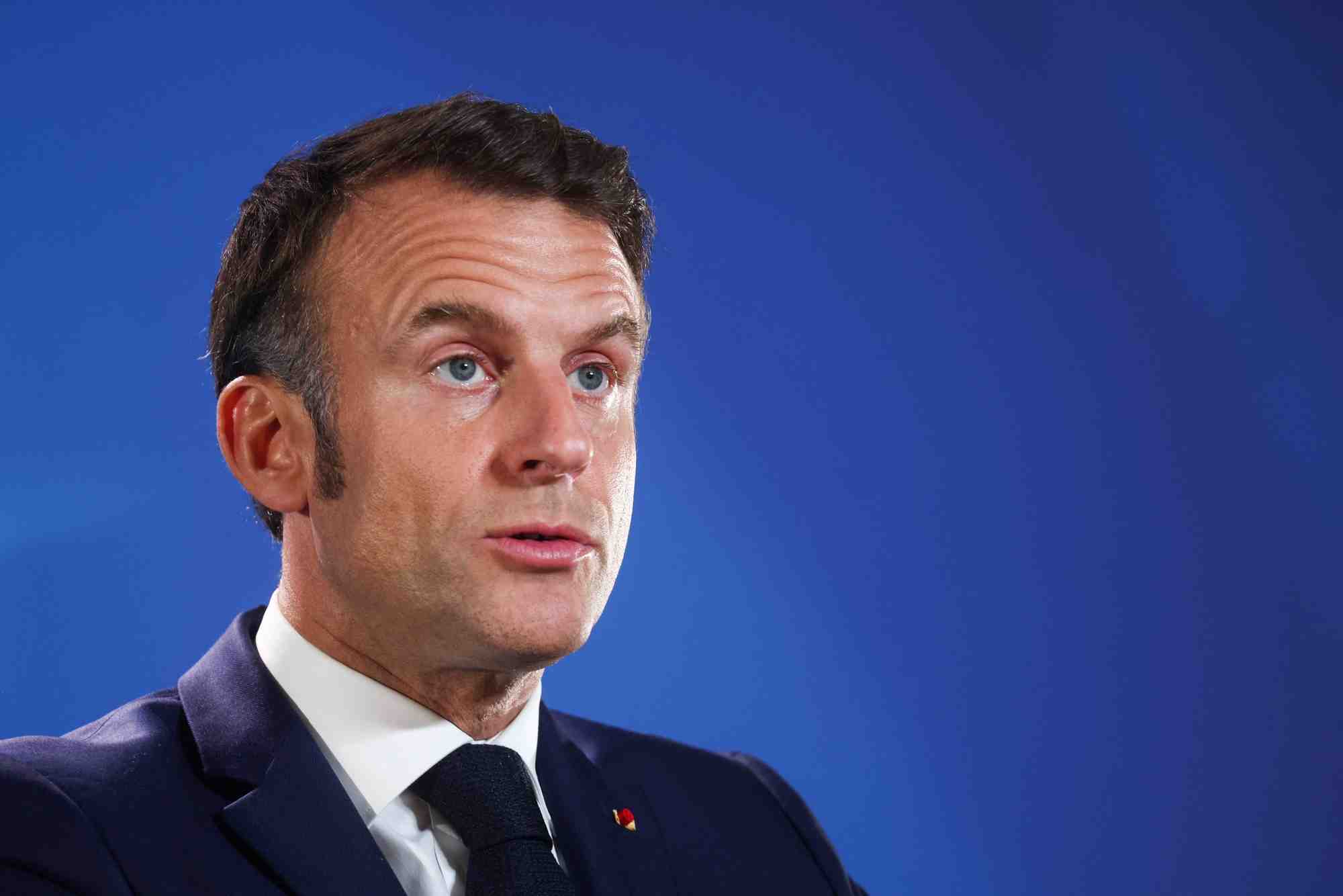 « Nous demandons le respect substantiel des Accords de Paris (sur le climat), des clauses miroirs et la protection des intérêts des industries et des agriculteurs européens », a déclaré Emmanuel Macron.