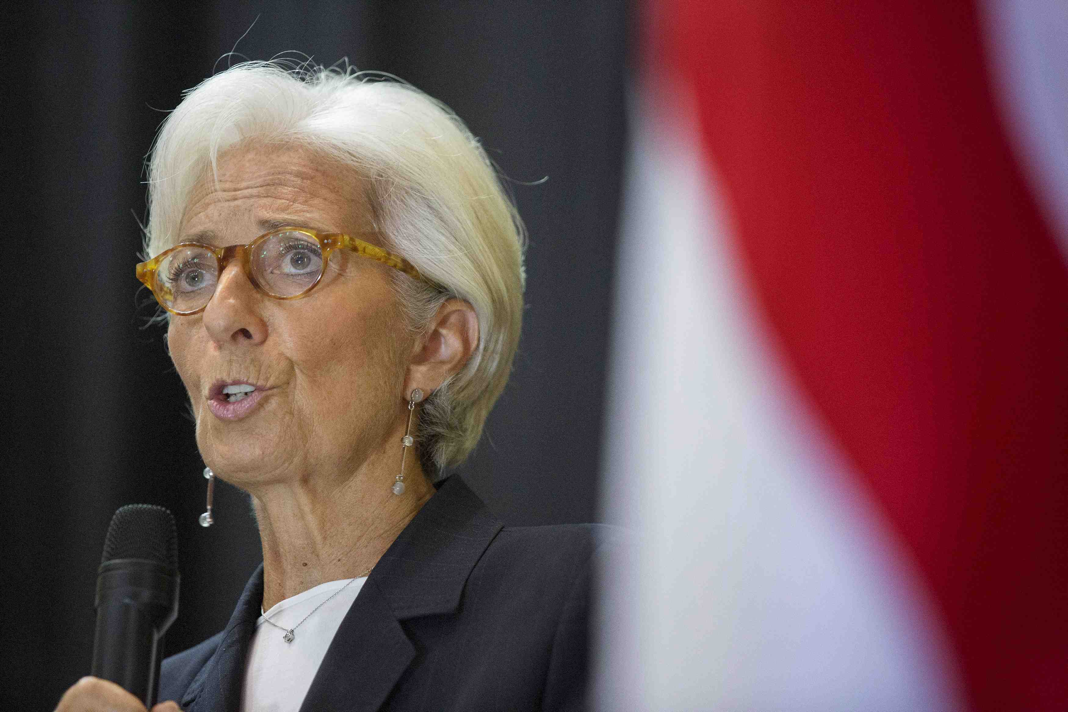 Non-lieu requis pour christine lagarde dans le dossier tapie