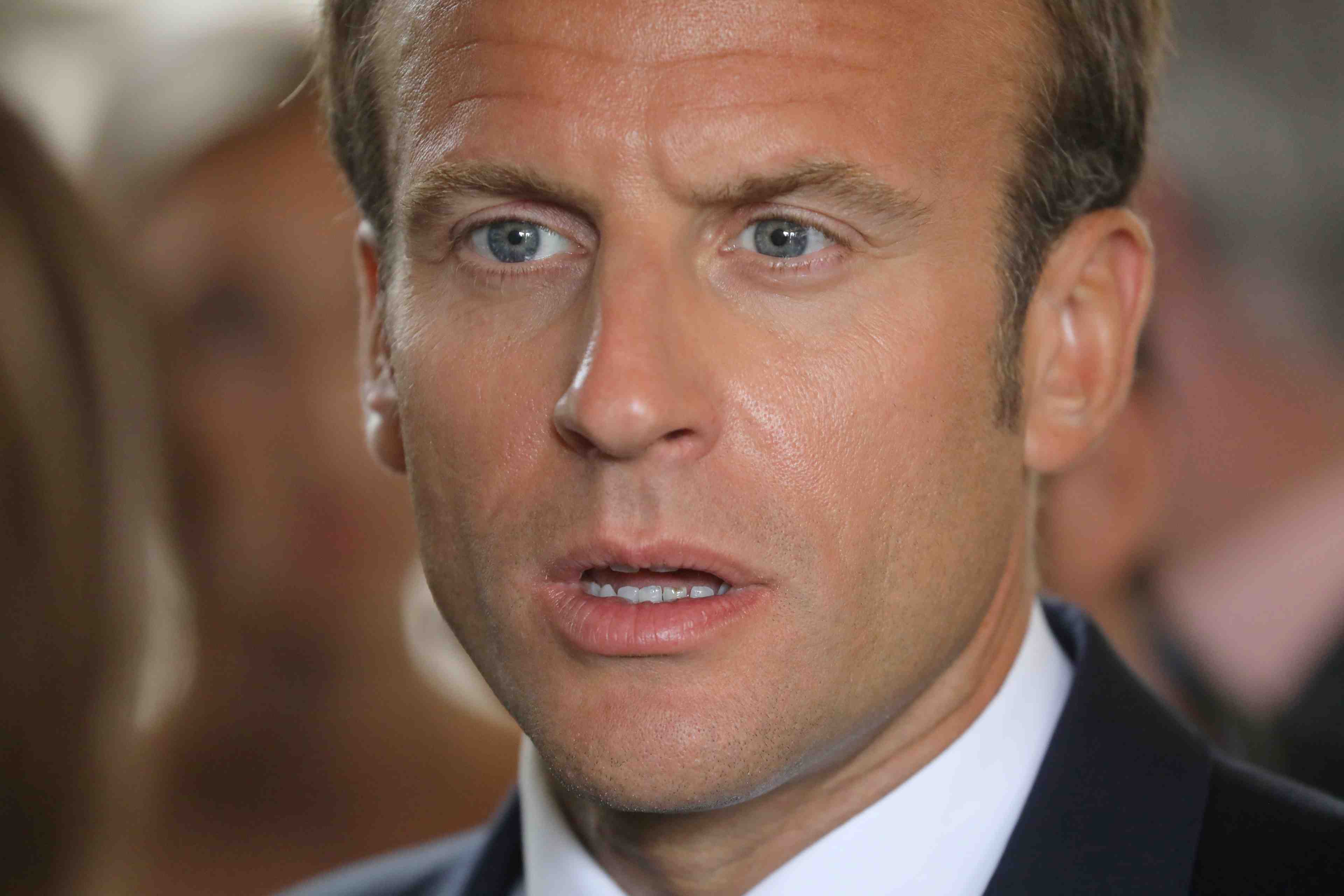 Macron chute de 12 points par rapport a la fin juin, selon odoxa