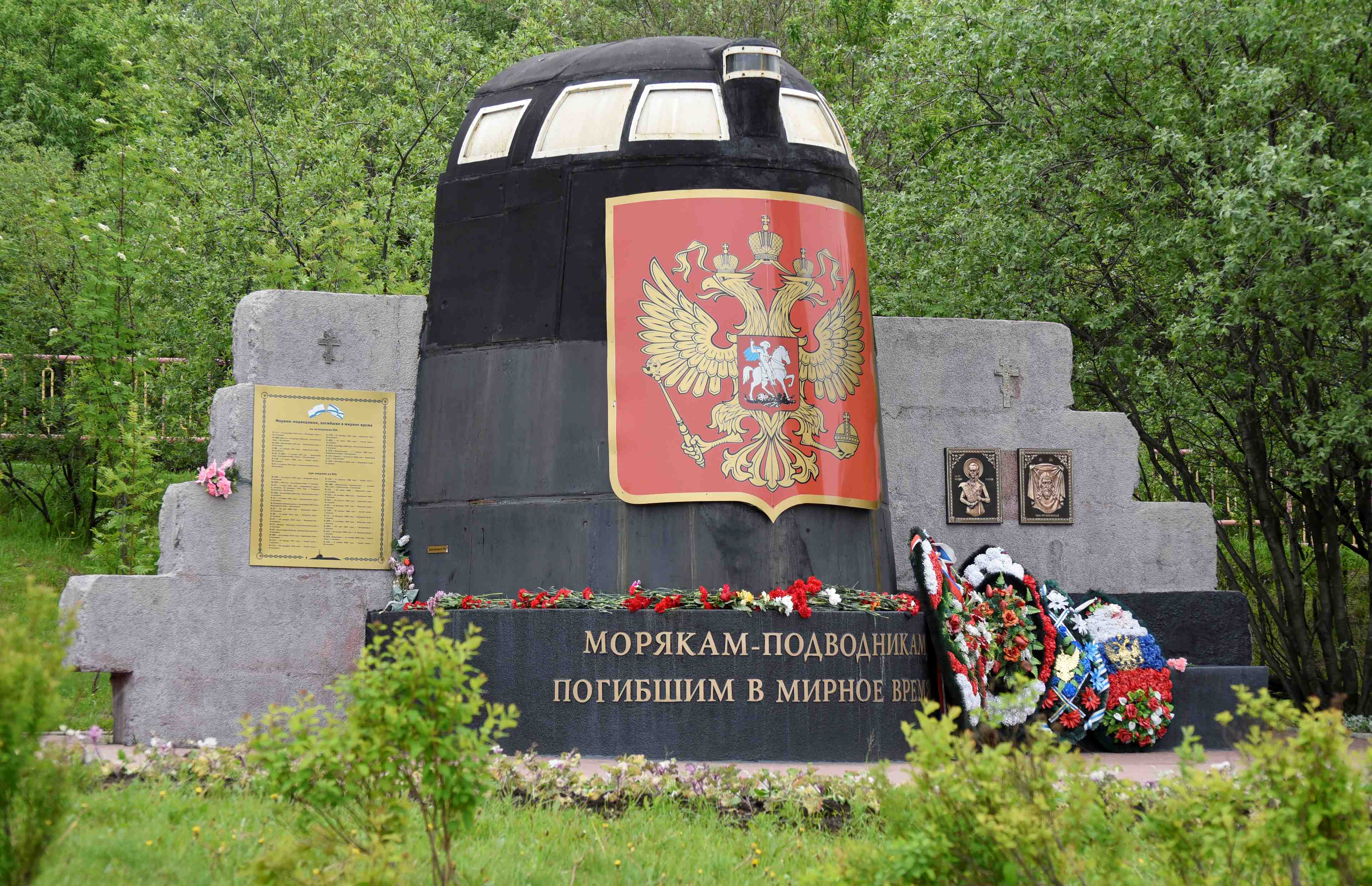 Moscou reconnait que le sous-marin incendie est nucleaire
