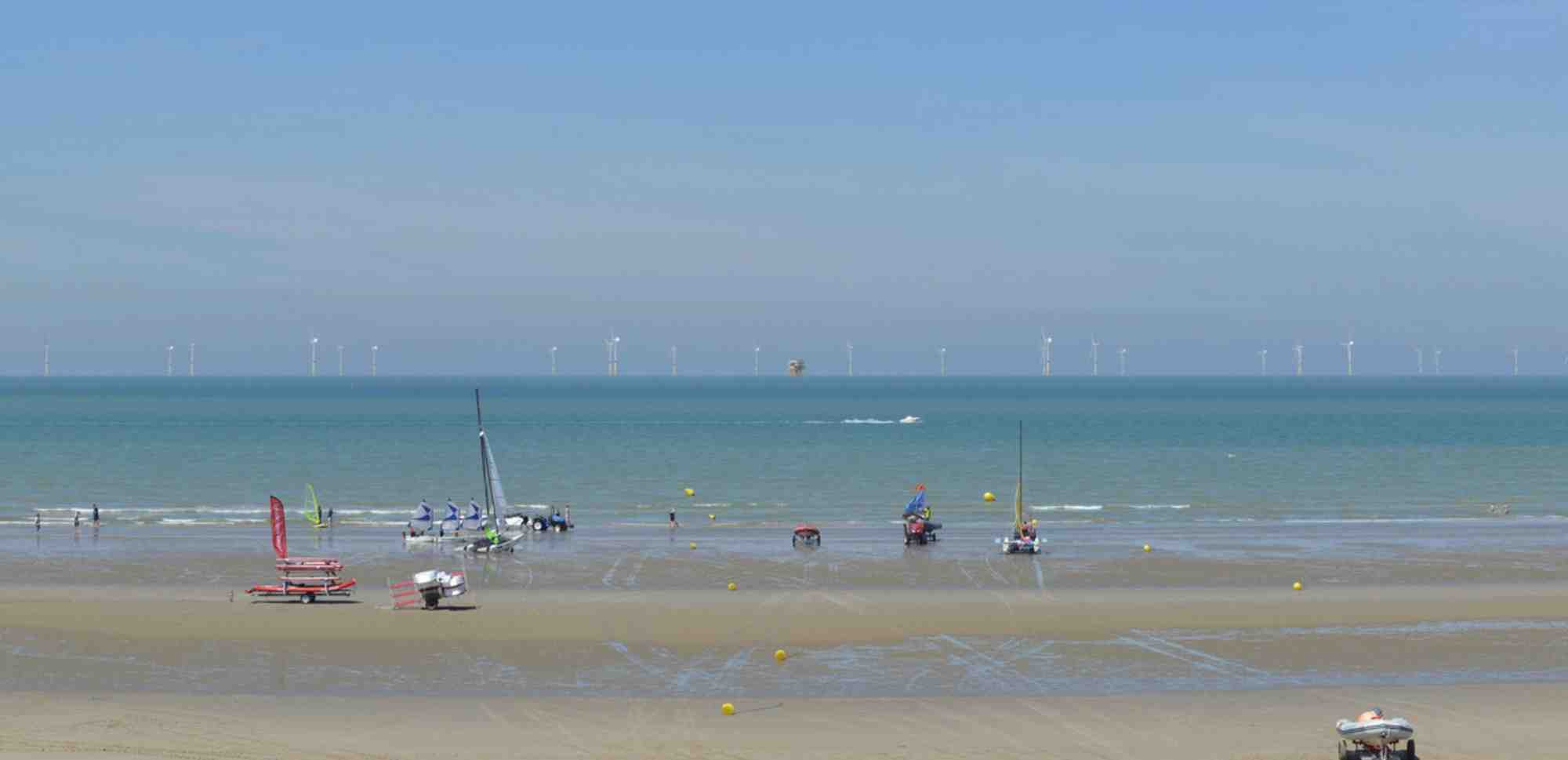 Photomontage projetant la vue depuis la plage de Malo à Dunkerque.