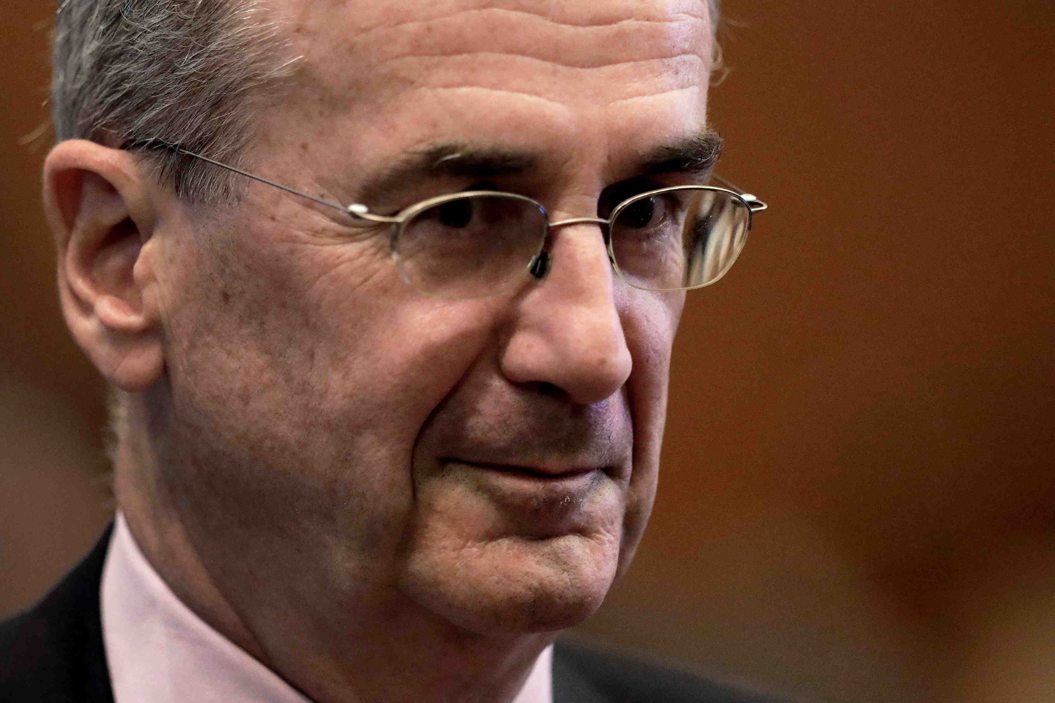 Villeroy appelle a "garder la tete froide" face aux poussees inflationistes
