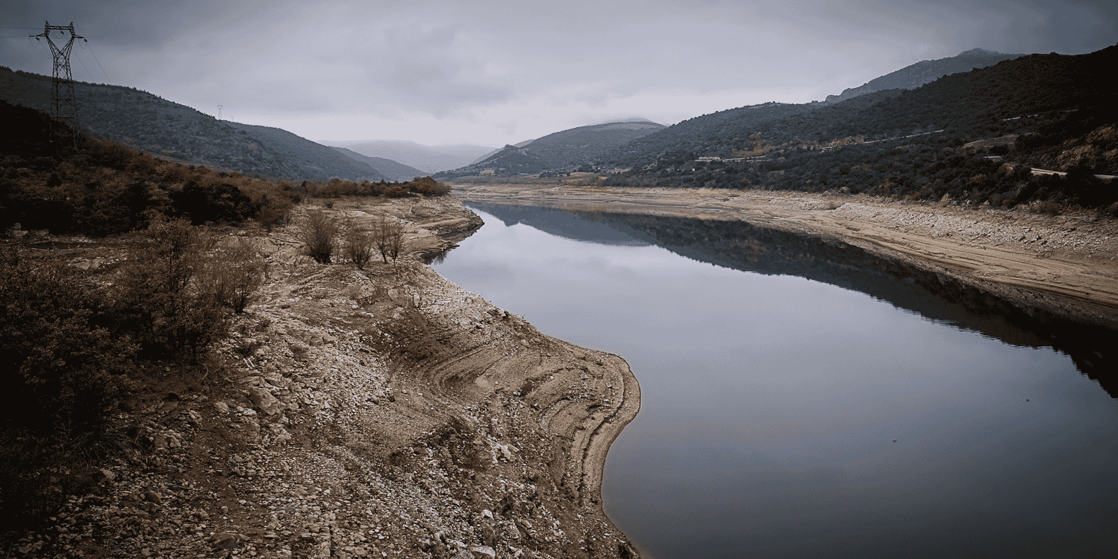 Dans les Pyrénées-Orientales, le barrage sur l’Agly, à Caramany, est encore largement en-dessous de sa côte maximale.