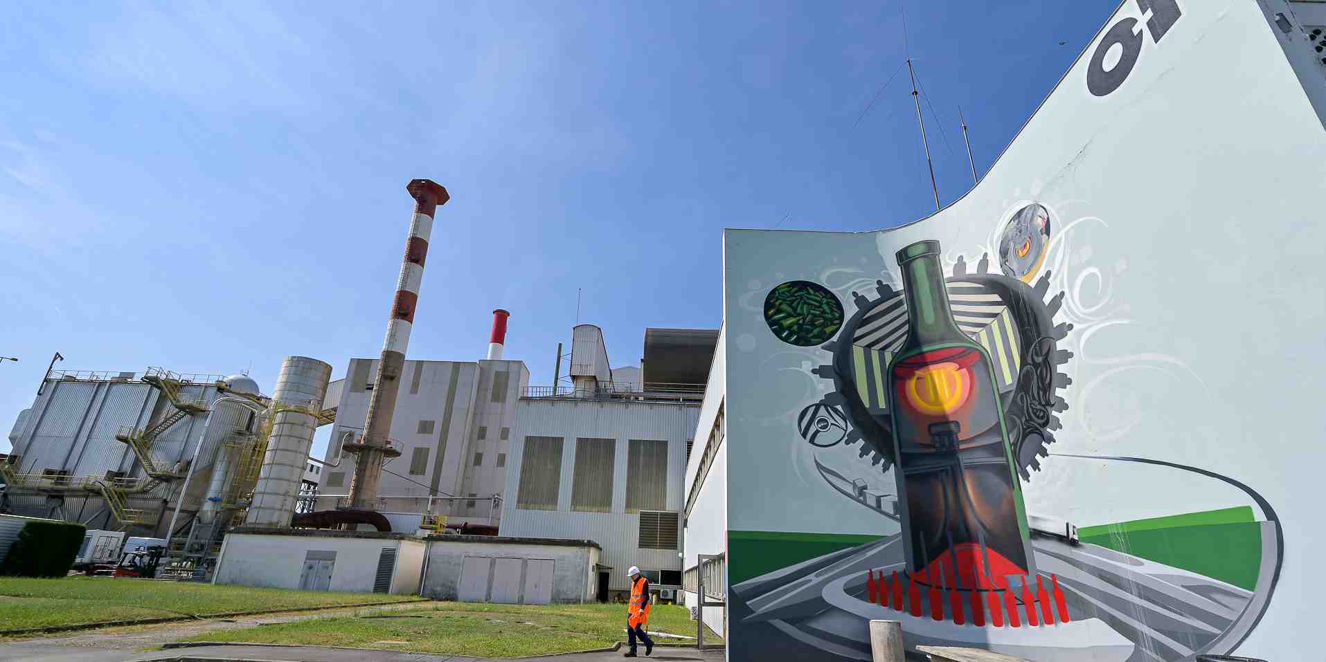 L'usine de bouteilles en verre d'OI-Glass en Gironde emploie 240 salariés.