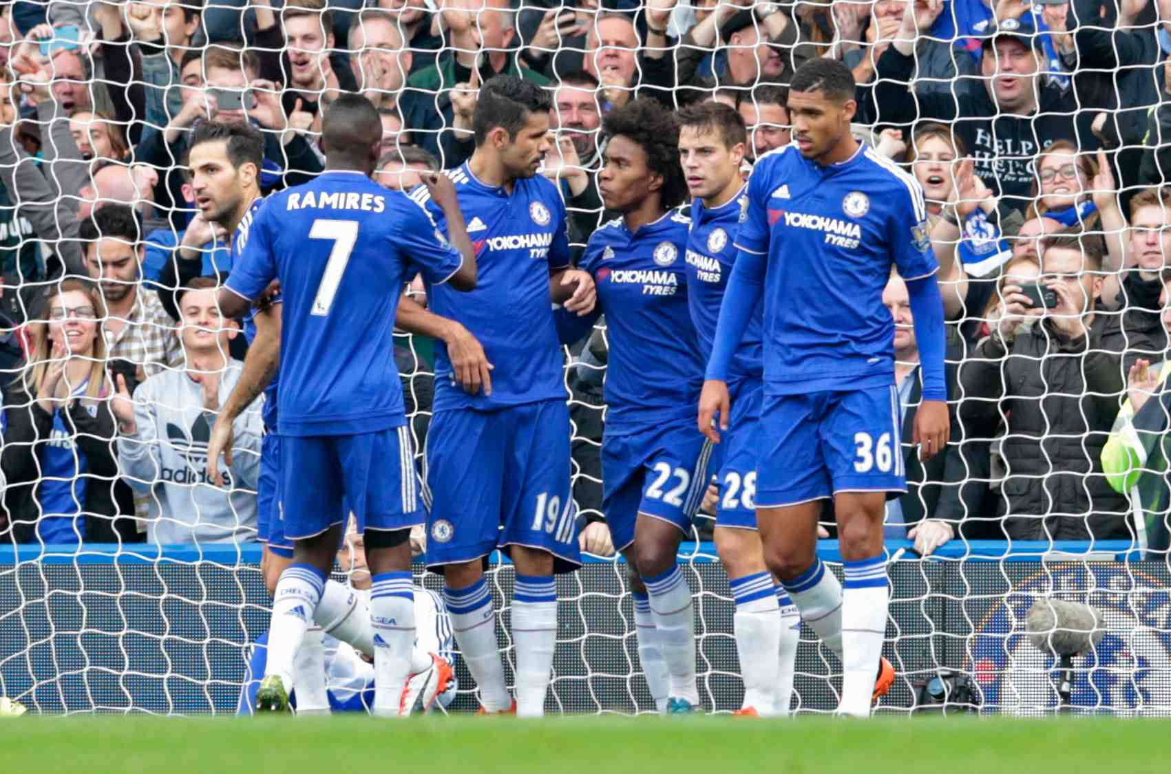 Sans mourinho, chelsea s'impose