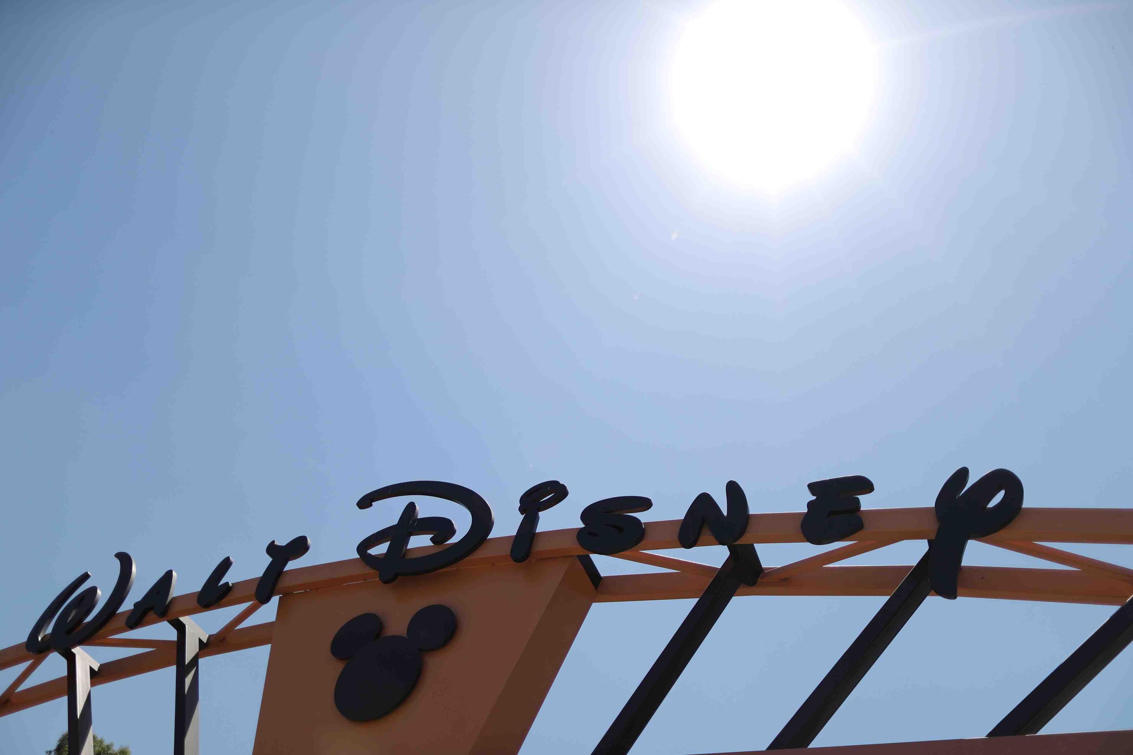 Canal+ va commercialiser disney+ en france en 2020