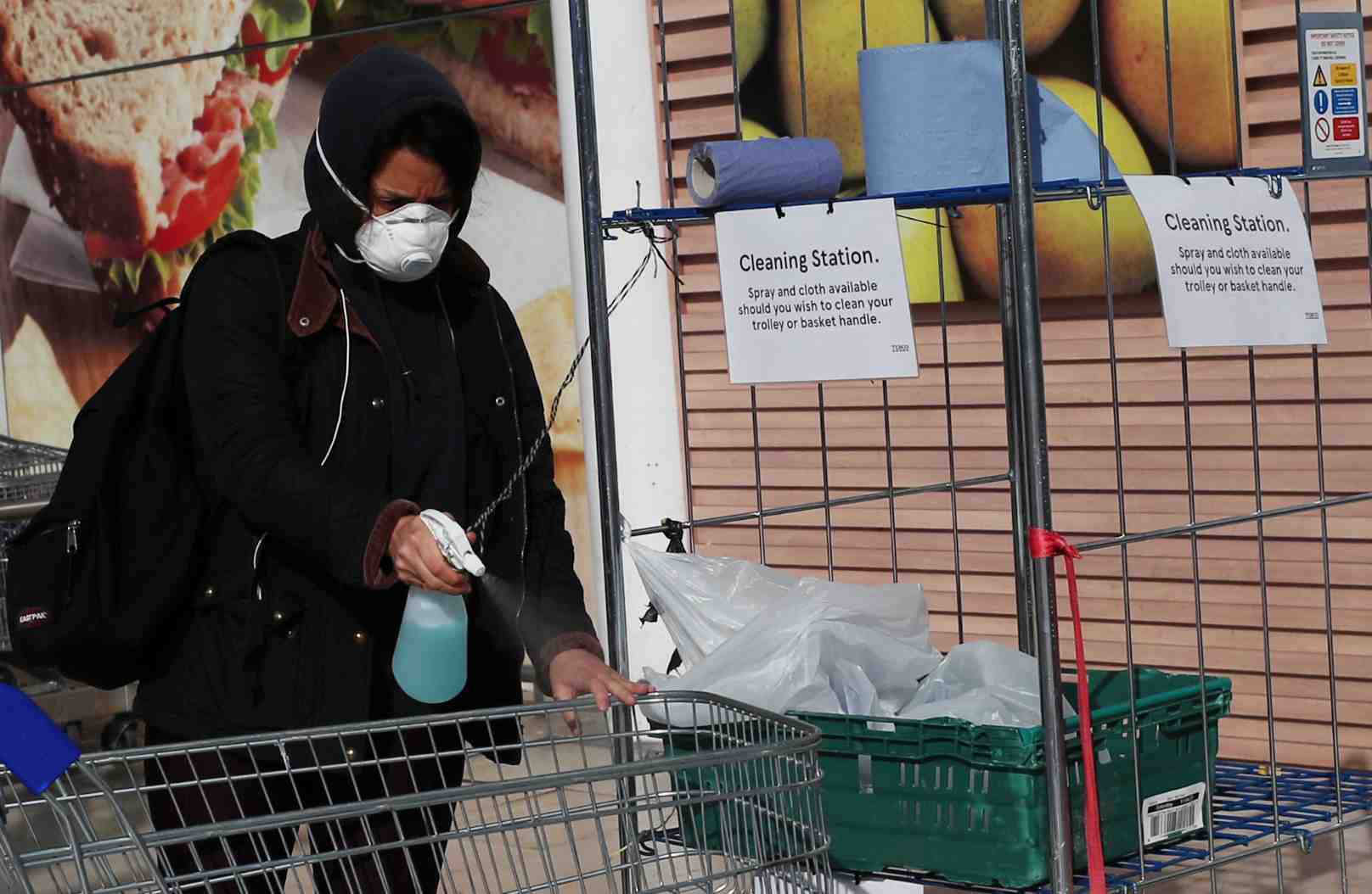 Londres a trop tarde a reagir a l'epidemie de coronavirus