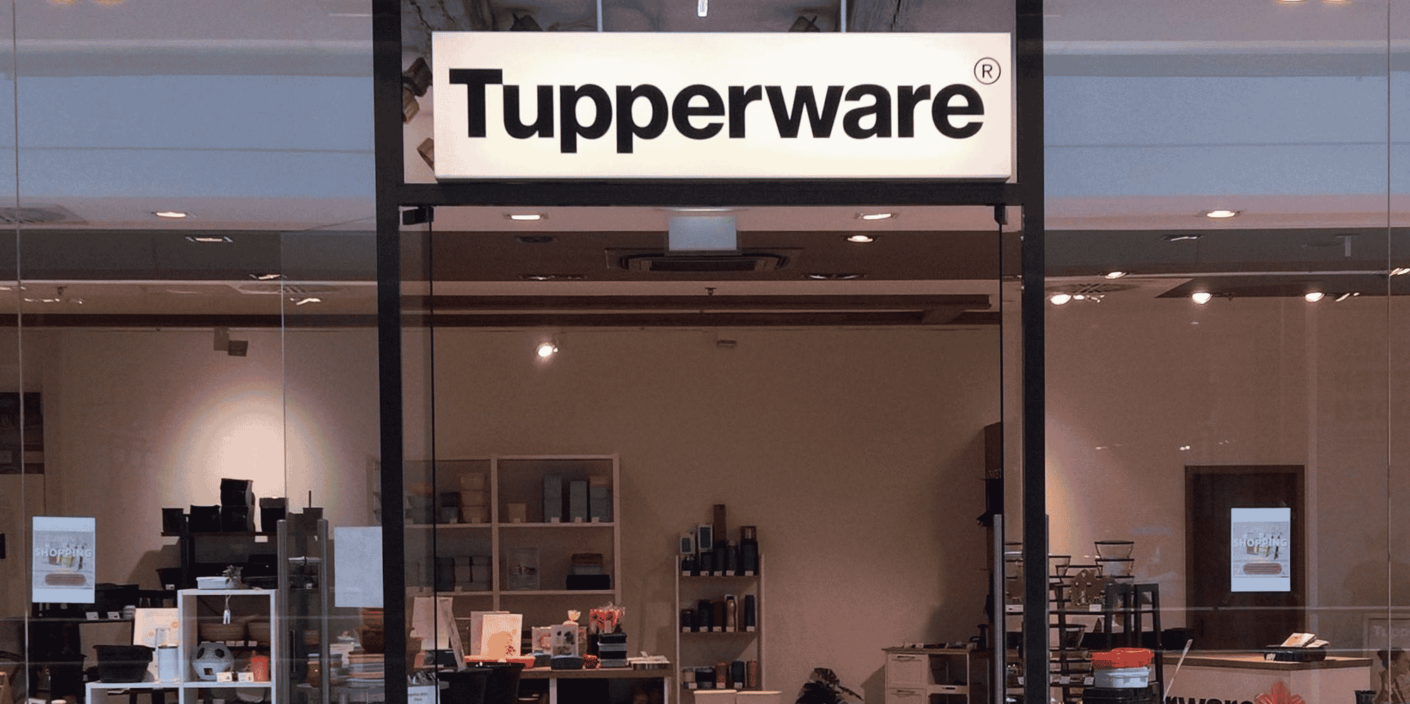 En difficulté depuis des années, le fabricant américain des célèbres conteneurs alimentaires en plastique Tupperware a vu le cours de son action suspendu ce mardi.