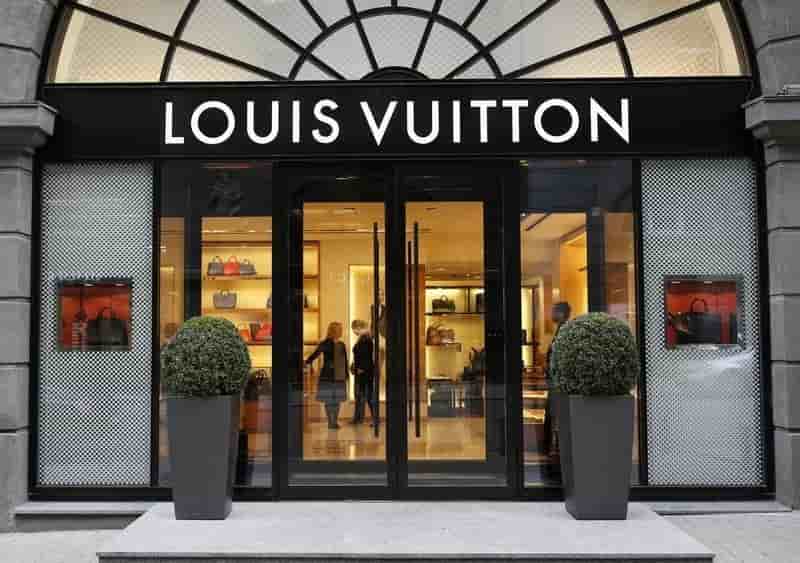 La croissance de lvmh au ralenti a cause de louis vuitton