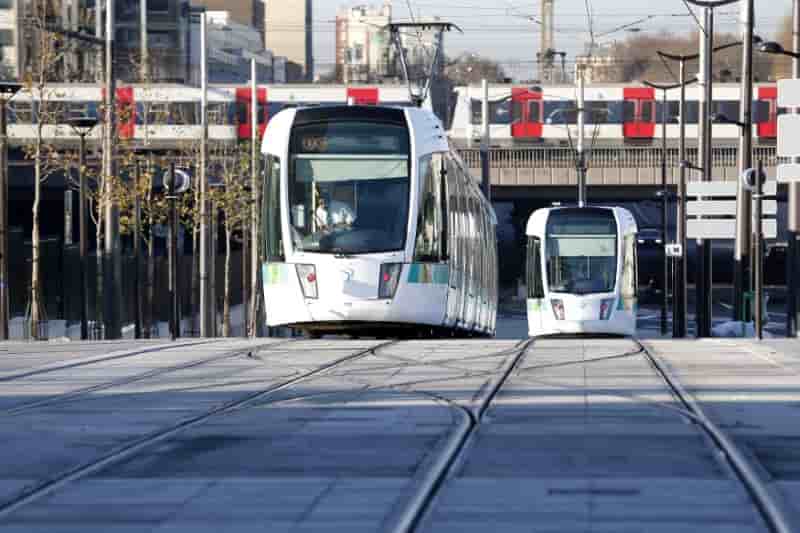 Ile-de-france mobilites commande des rames a alstom pour 208 millions d'euros