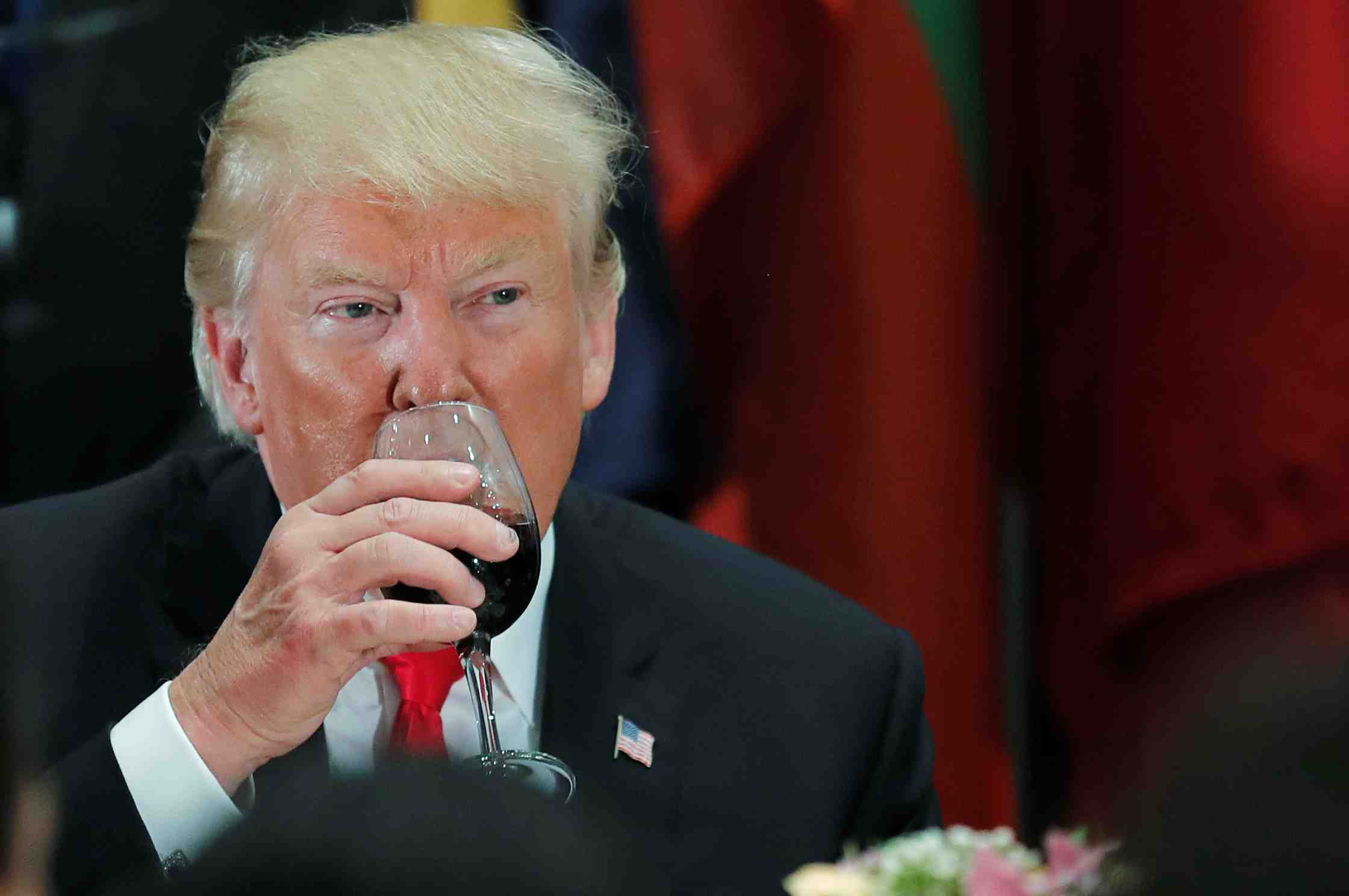 Kavanaugh: donald trump s'en prend de nouveau aux democrates